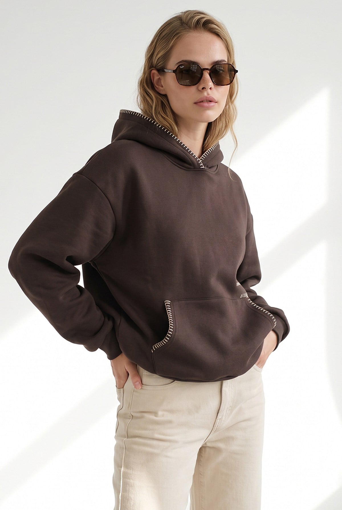 Dikiş Detaylı Yumuşak Dokulu Şardonlu Sweatshirt Kahverengi