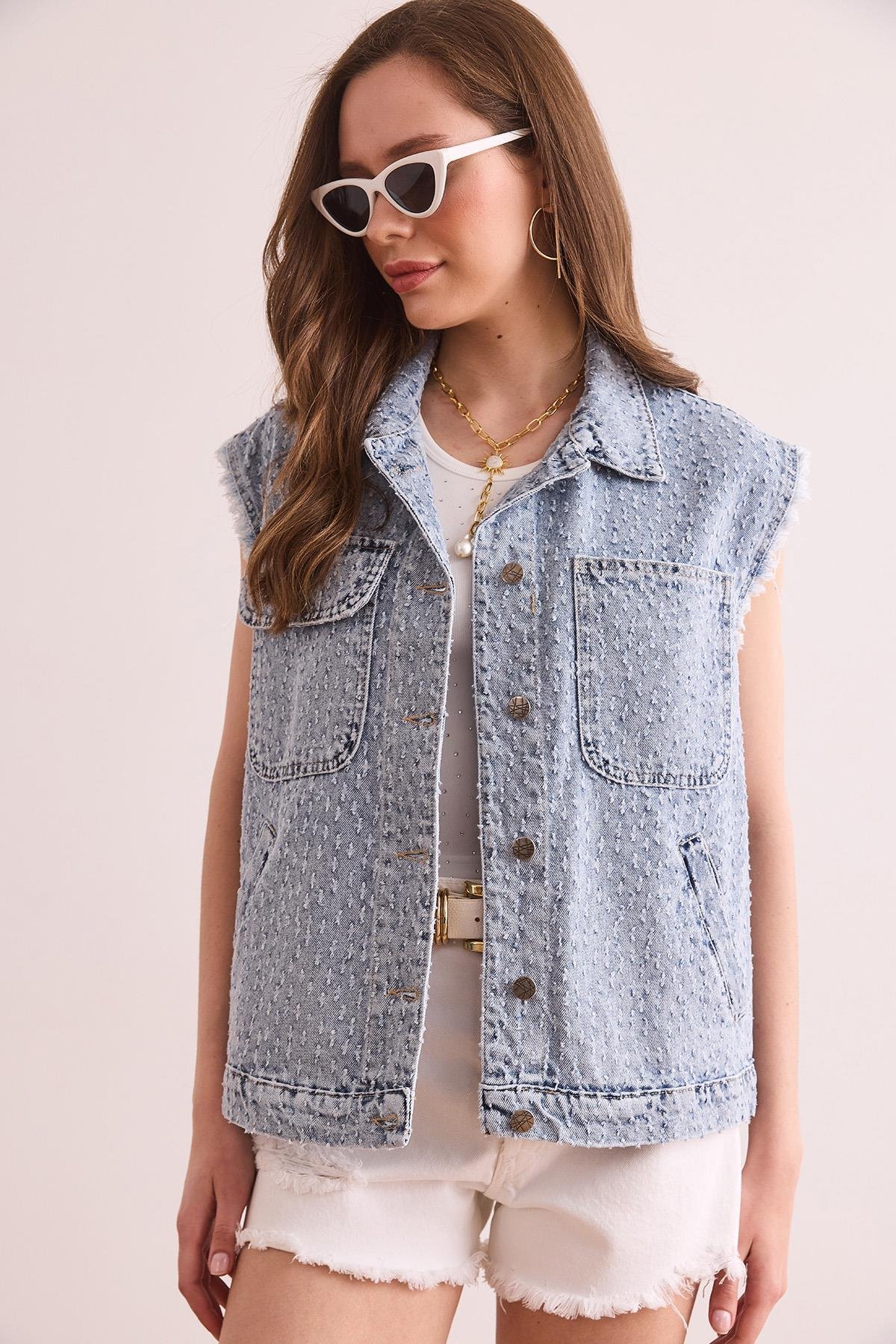 Dokulu Cepli Denim Yelek Açık Mavi