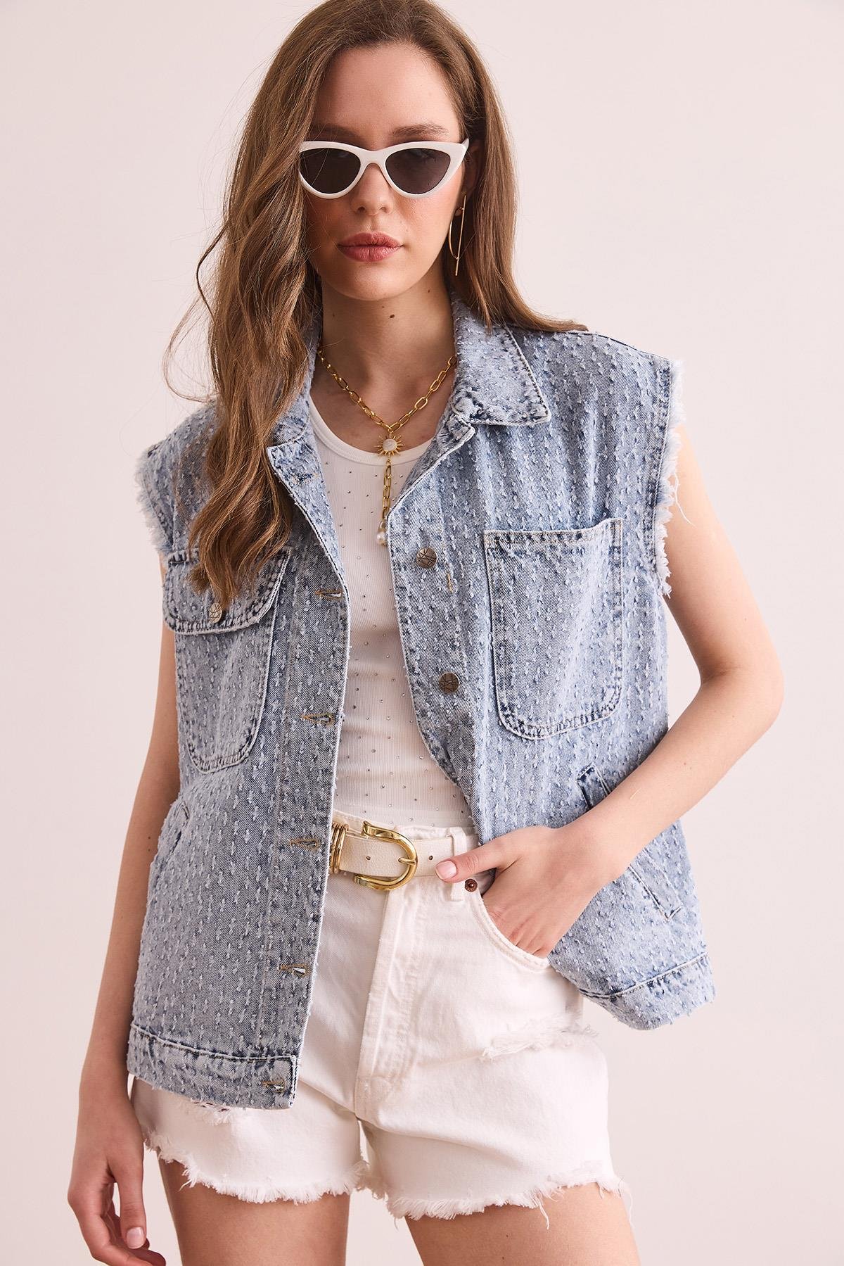 Dokulu Cepli Denim Yelek Açık Mavi