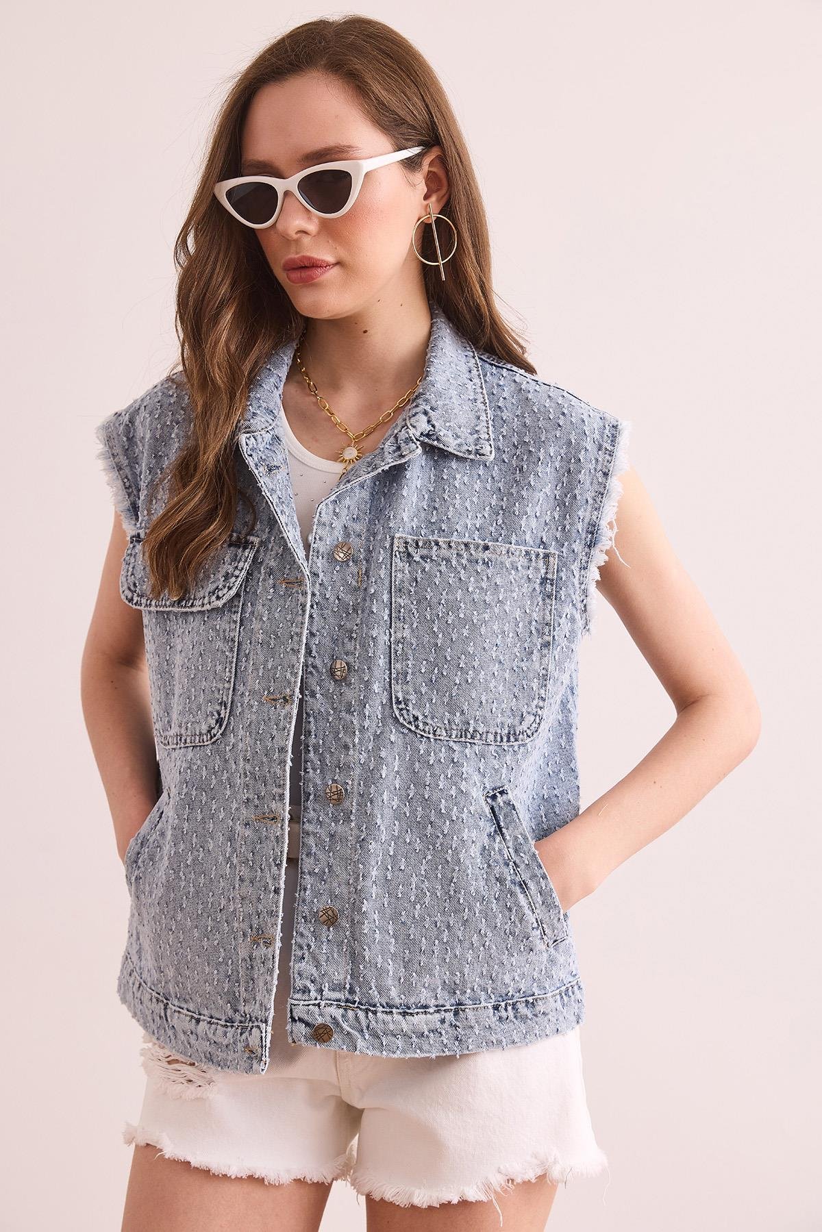 Dokulu Cepli Denim Yelek Açık Mavi