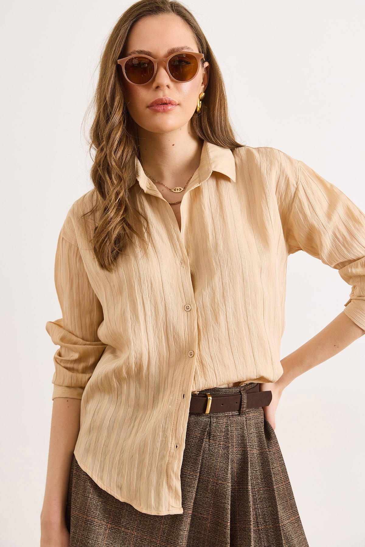 Dokulu Hafif Transparan Loose Fit Gömlek Bej