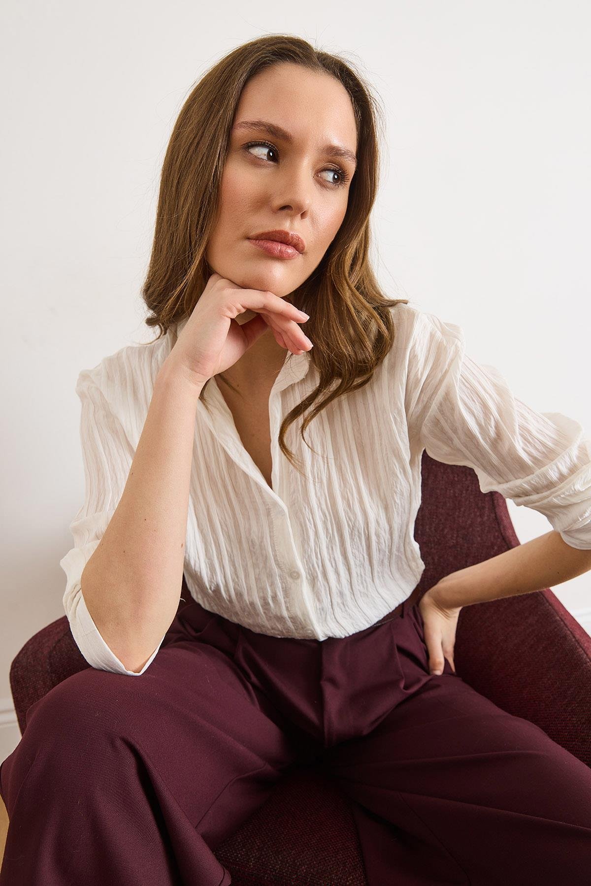 Dokulu Hafif Transparan Loose Fit Gömlek Beyaz