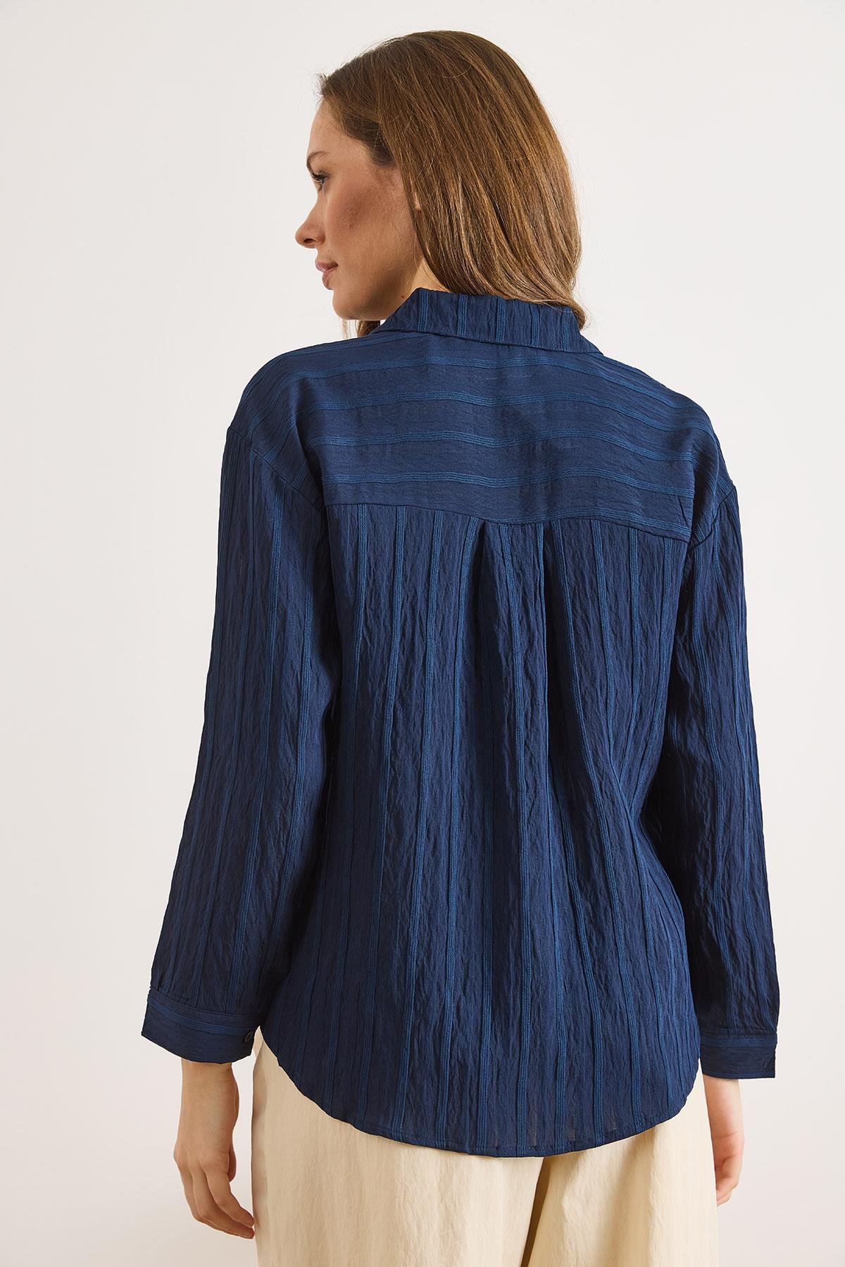 Dokulu Hafif Transparan Loose Fit Gömlek Lacivert