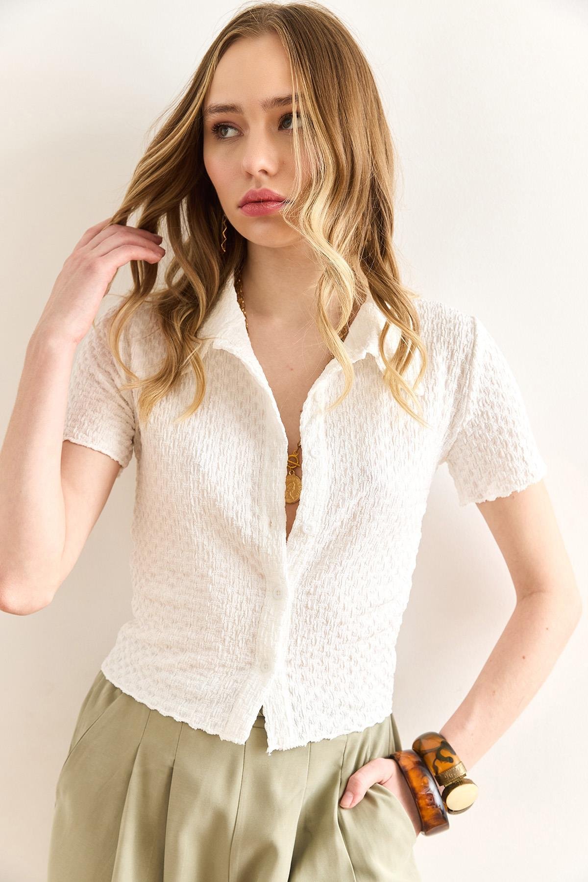 Dokulu Kısa Kol Slim Fit Gömlek Beyaz