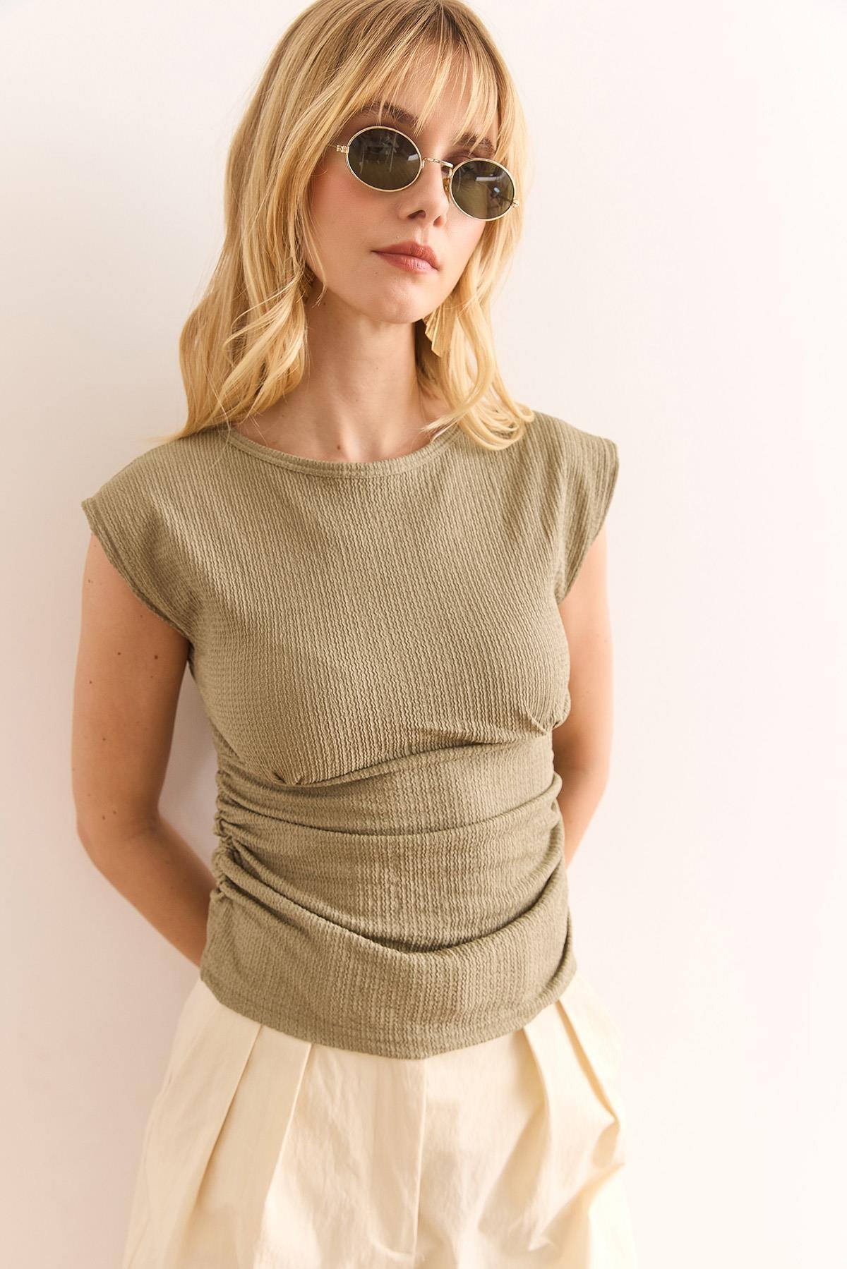 Drape Detaylı Crop Bürümcük Bluz Bej