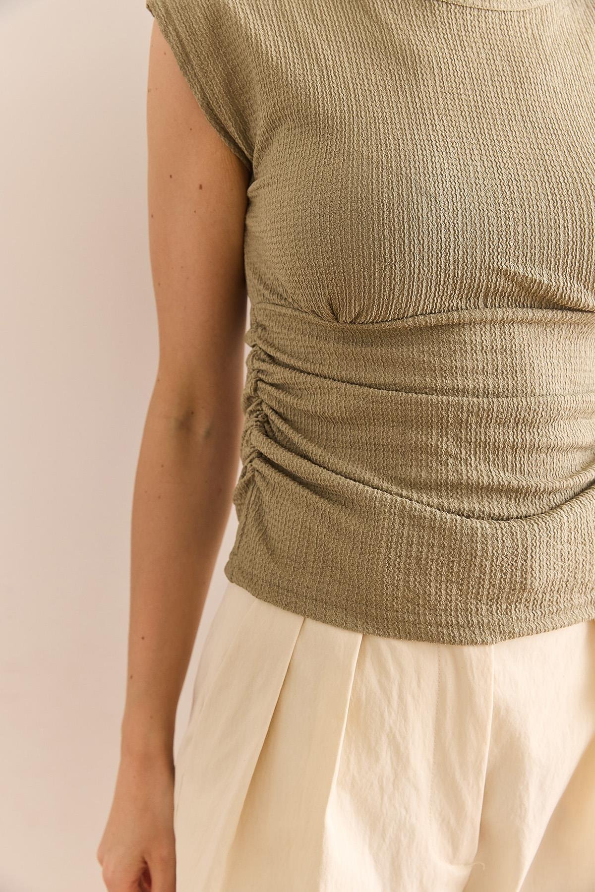 Drape Detaylı Crop Bürümcük Bluz Bej