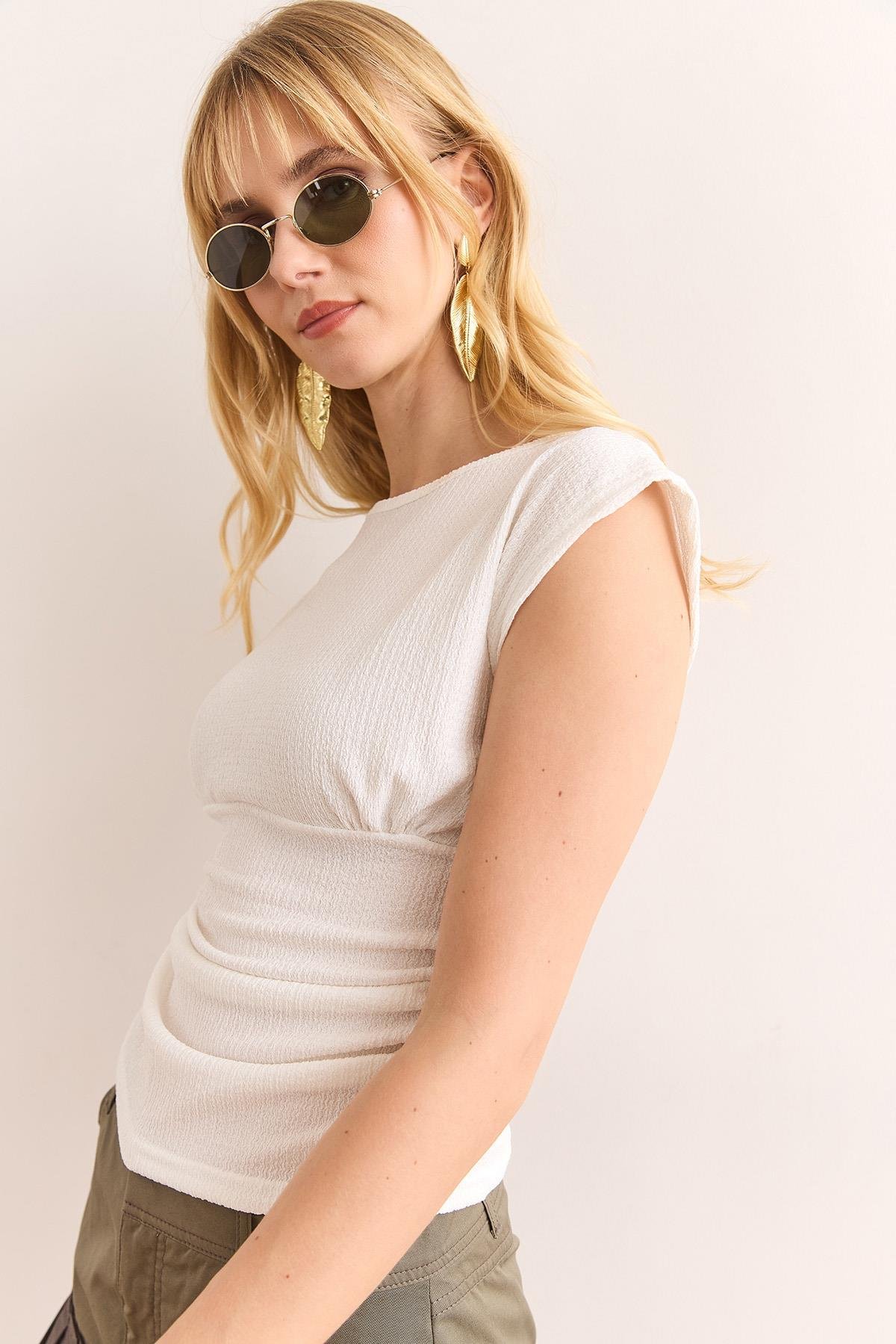 Drape Detaylı Crop Bürümcük Bluz Beyaz
