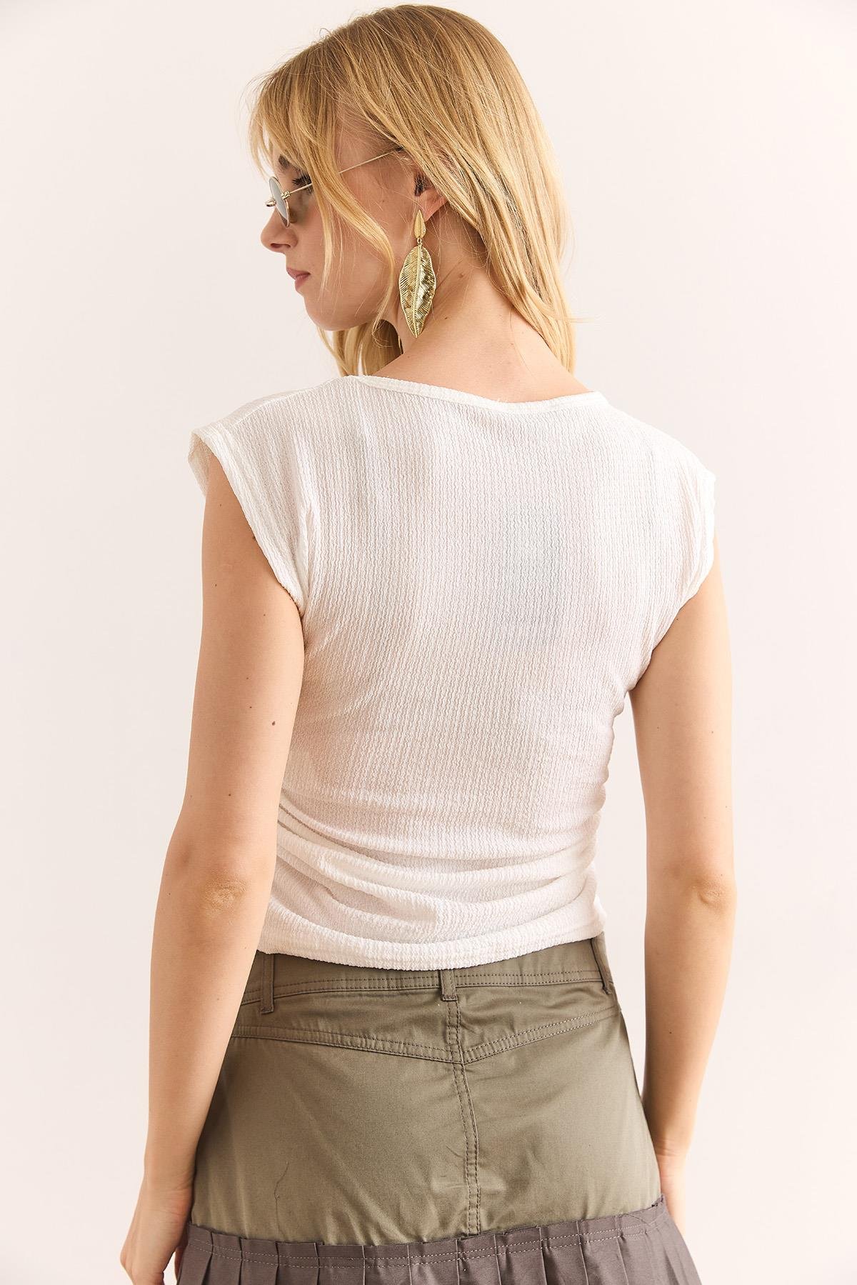 Drape Detaylı Crop Bürümcük Bluz Beyaz
