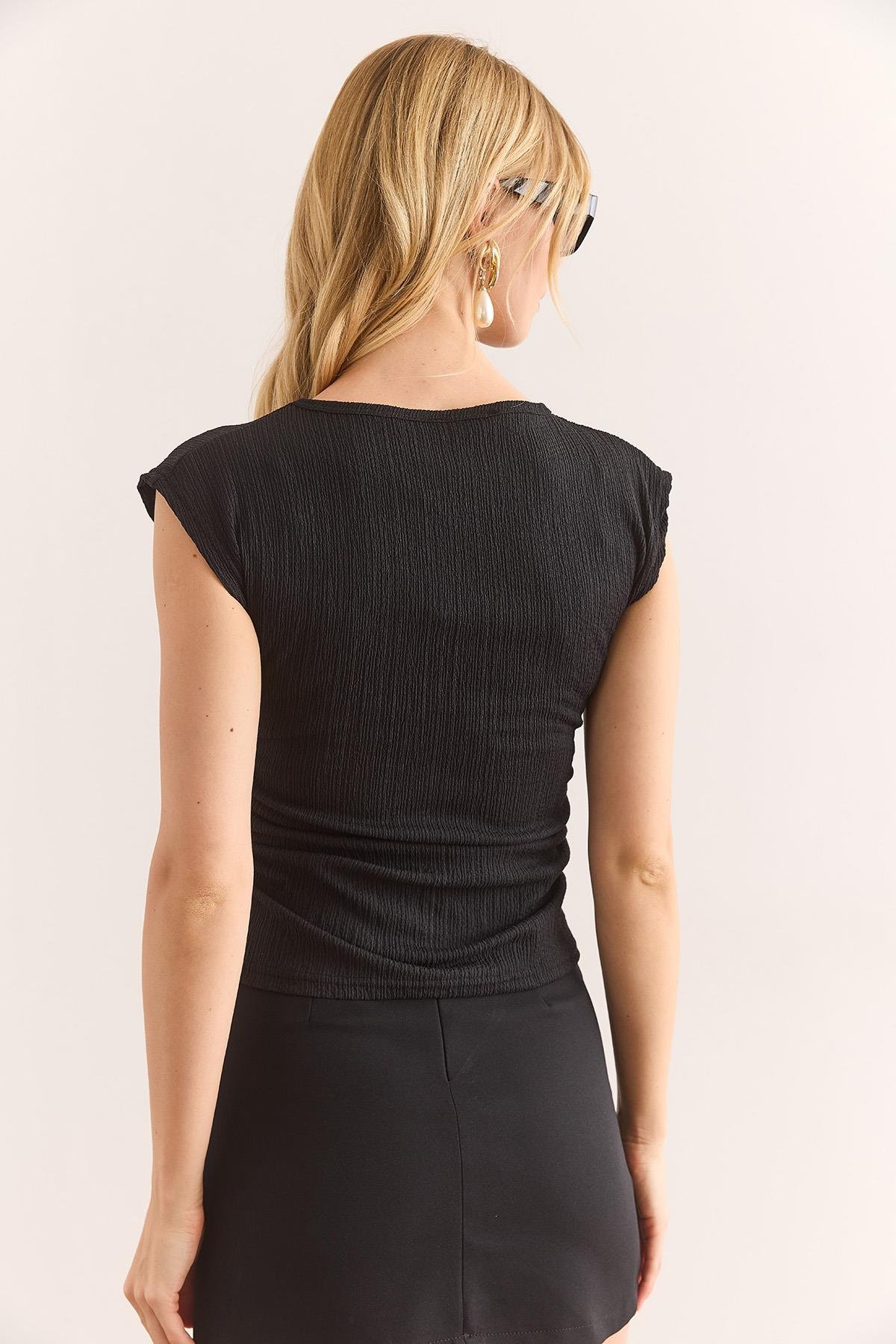 Drape Detaylı Crop Bürümcük Bluz Siyah