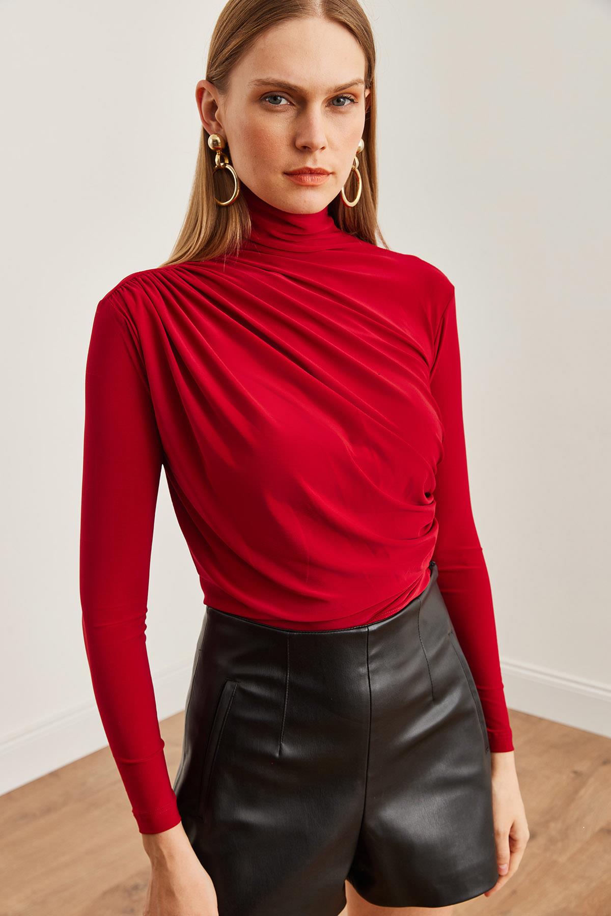 Drape Detaylı Dökümlü Şık Bluz Bordo
