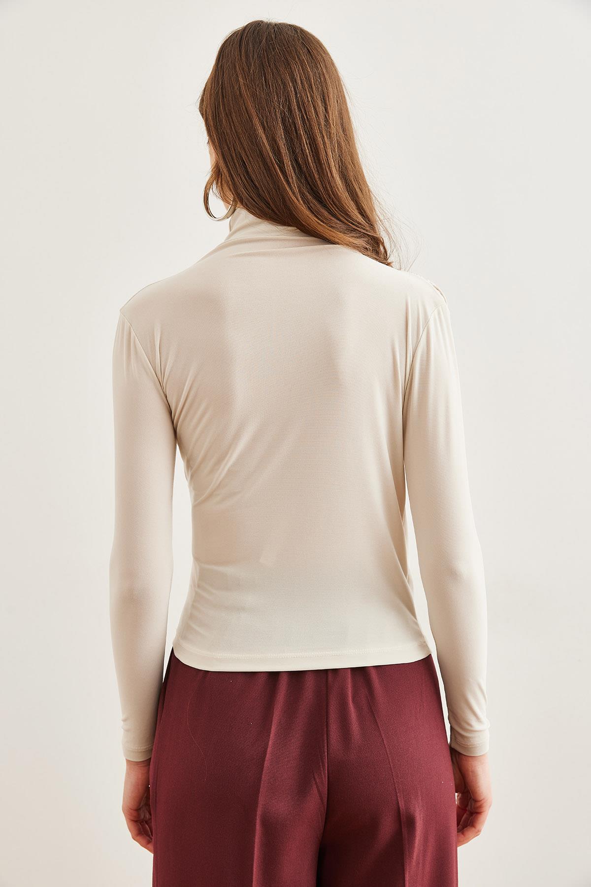 Drape Detaylı Dökümlü Şık Bluz Taş