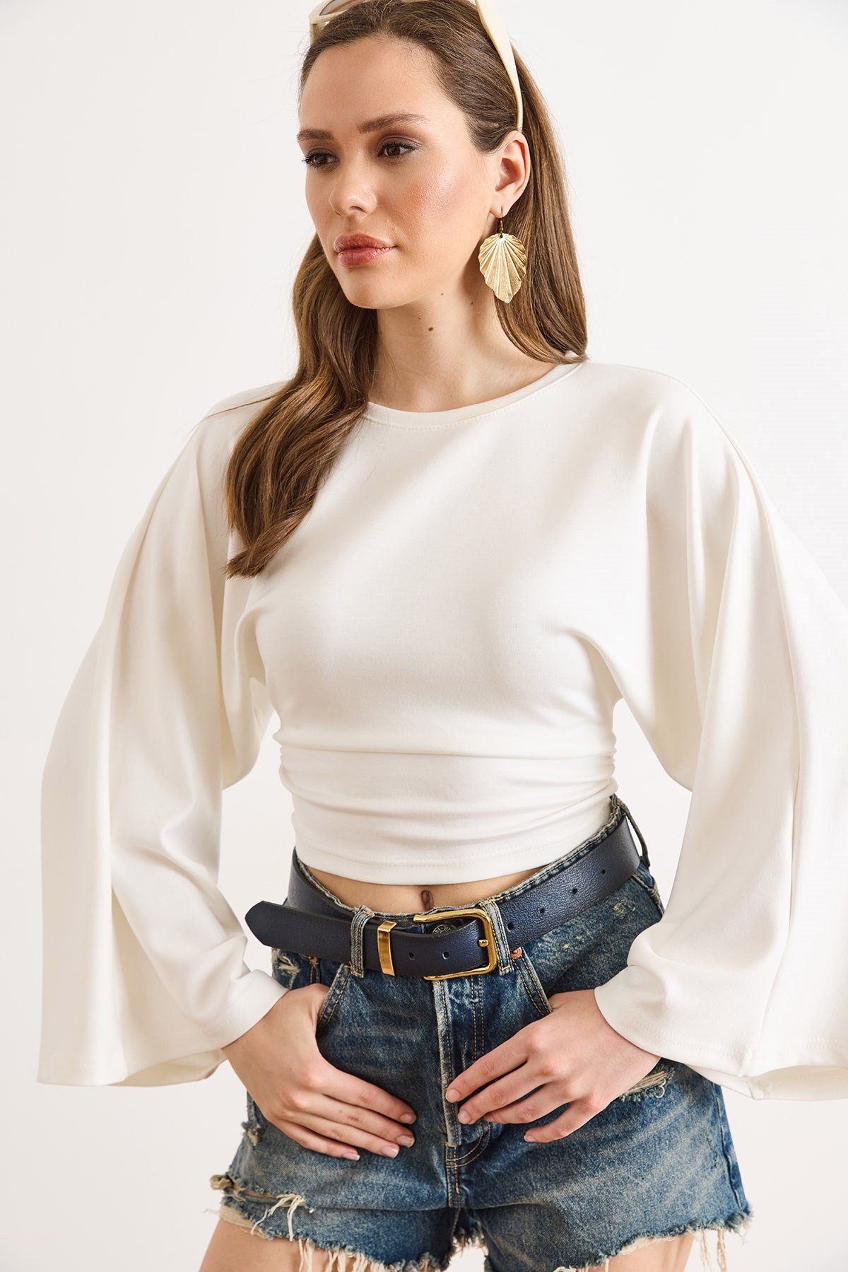 Drape Detaylı Geniş Kol Detaylı Bluz Ekru