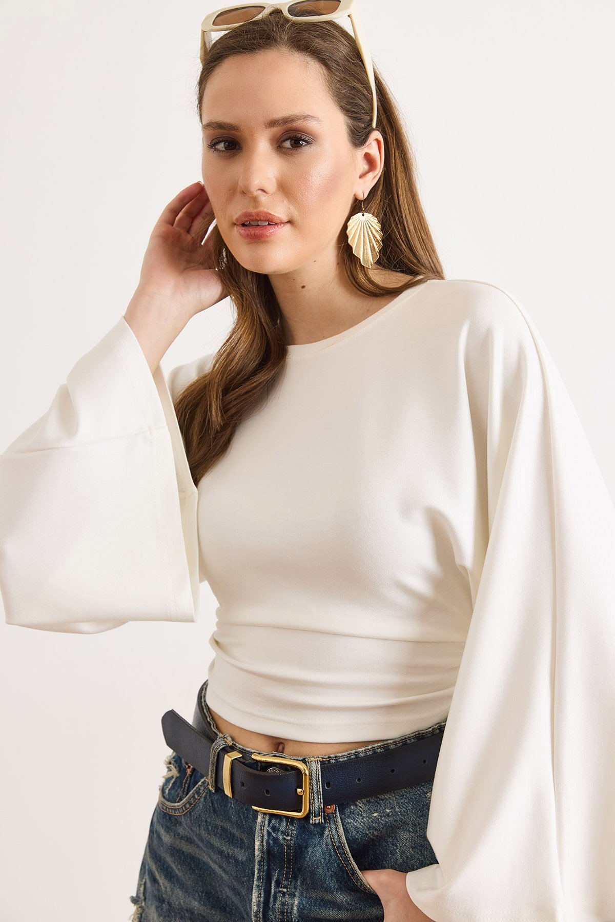 Drape Detaylı Geniş Kol Detaylı Bluz Ekru