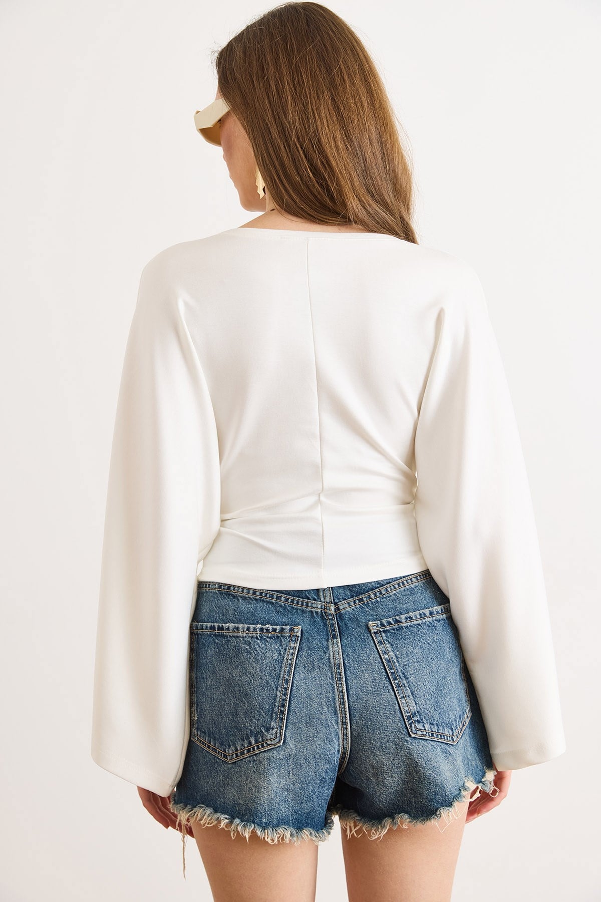 Drape Detaylı Geniş Kol Detaylı Bluz Ekru