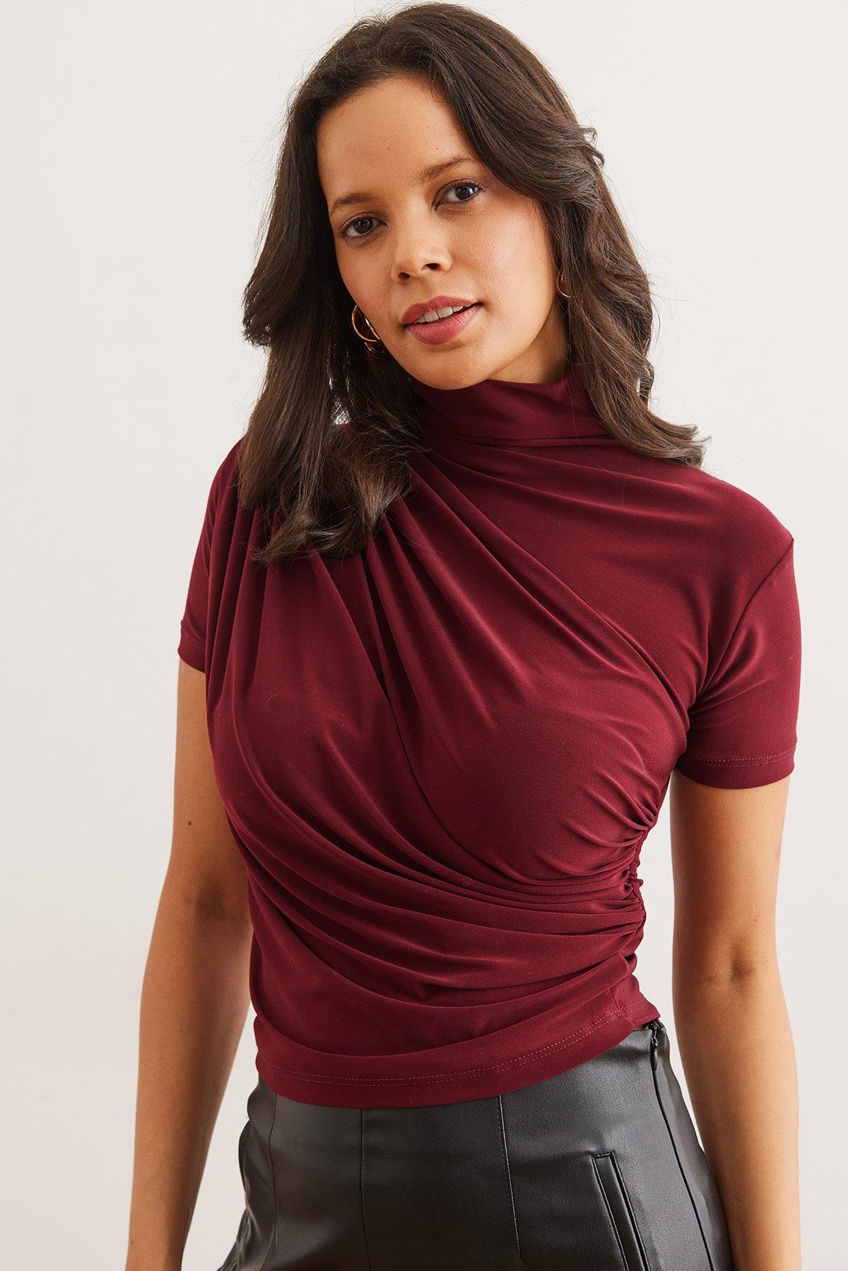 Drape Detaylı Kısa Kollu Dökümlü Bluz Bordo