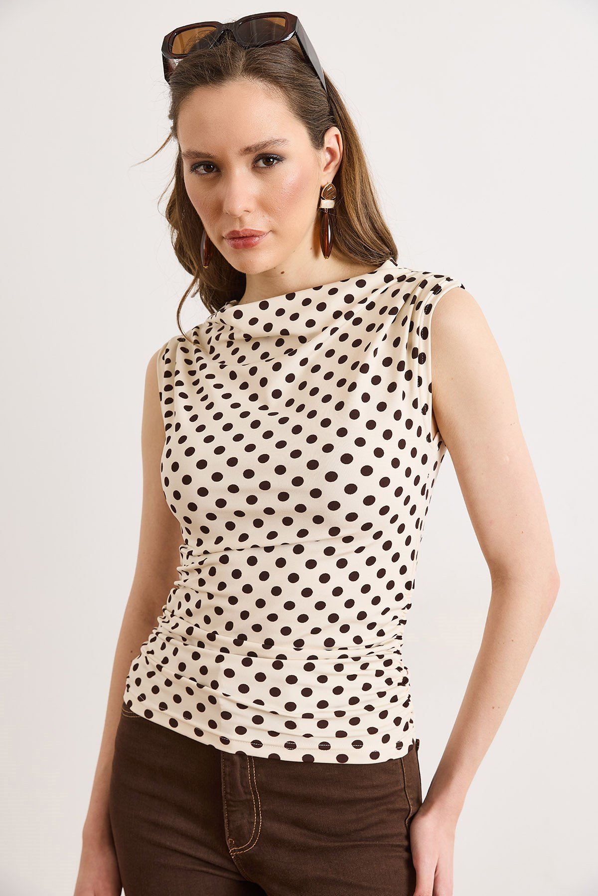 Drape Detaylı Puantiye Bluz Krem