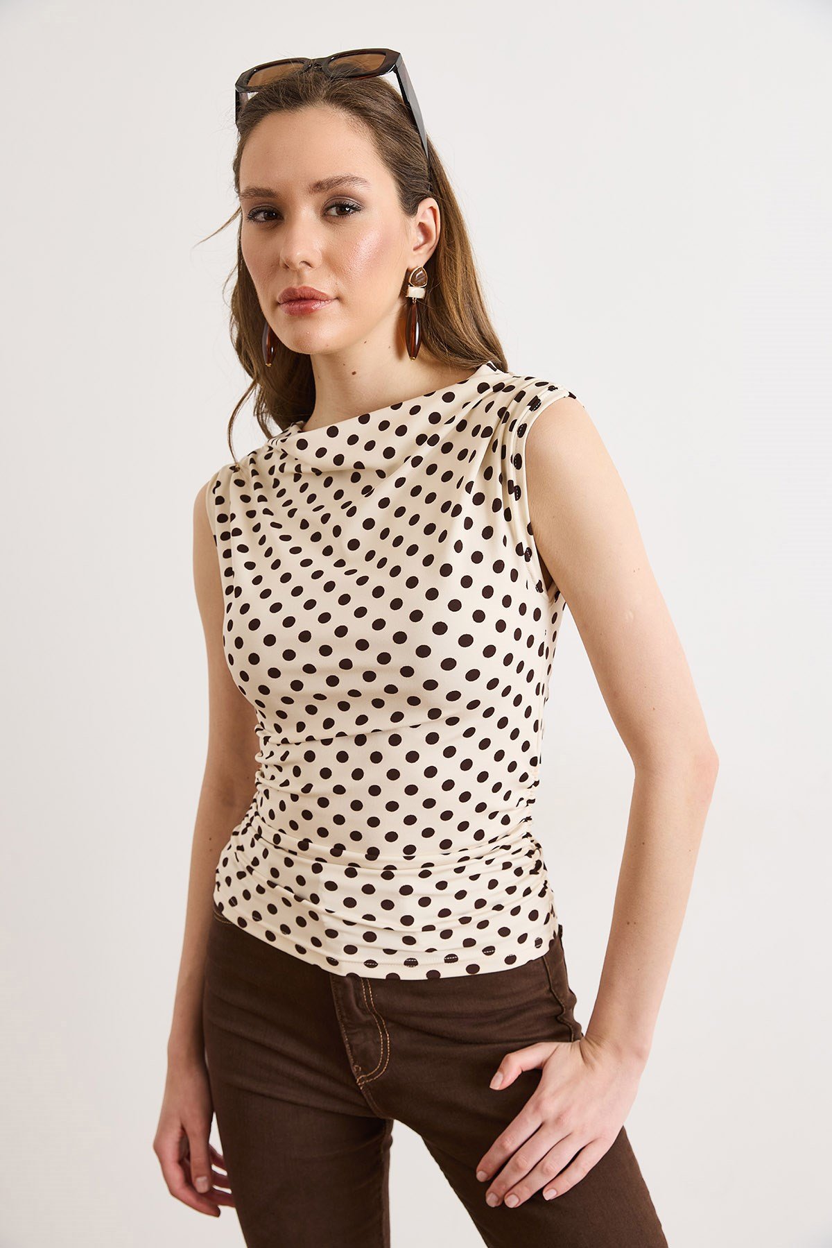 Drape Detaylı Puantiye Bluz Krem