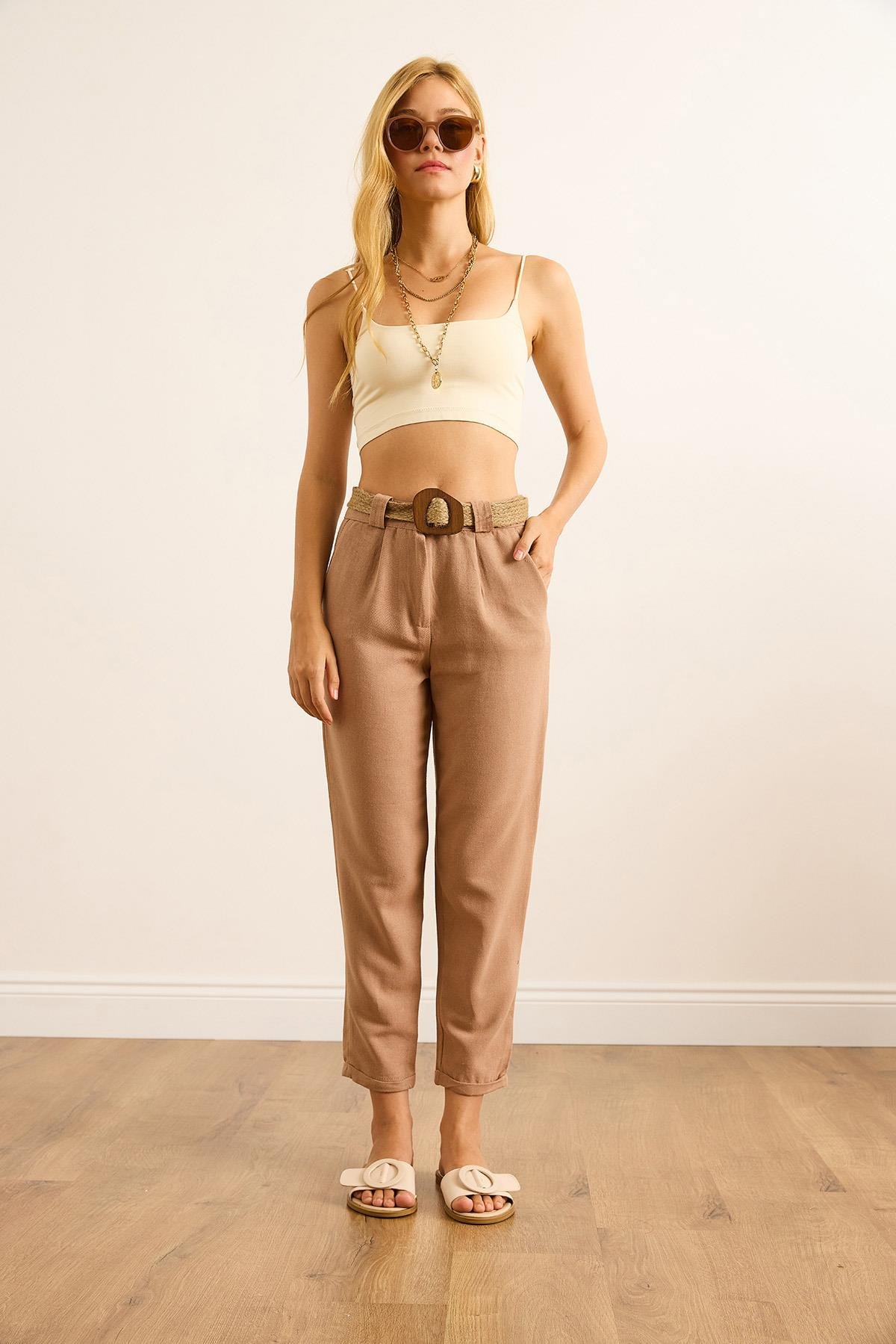 Duble Paça Kemerli Keten Havuç Pantolon Camel