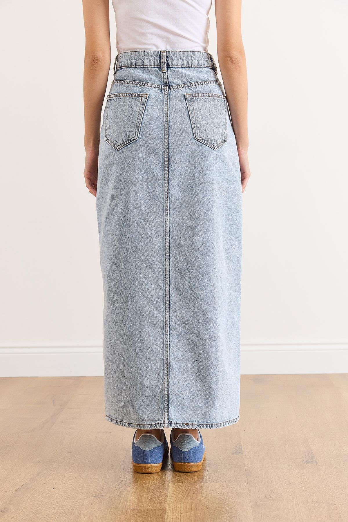 Düğme Detaylı Uzun Denim Etek Açık Mavi