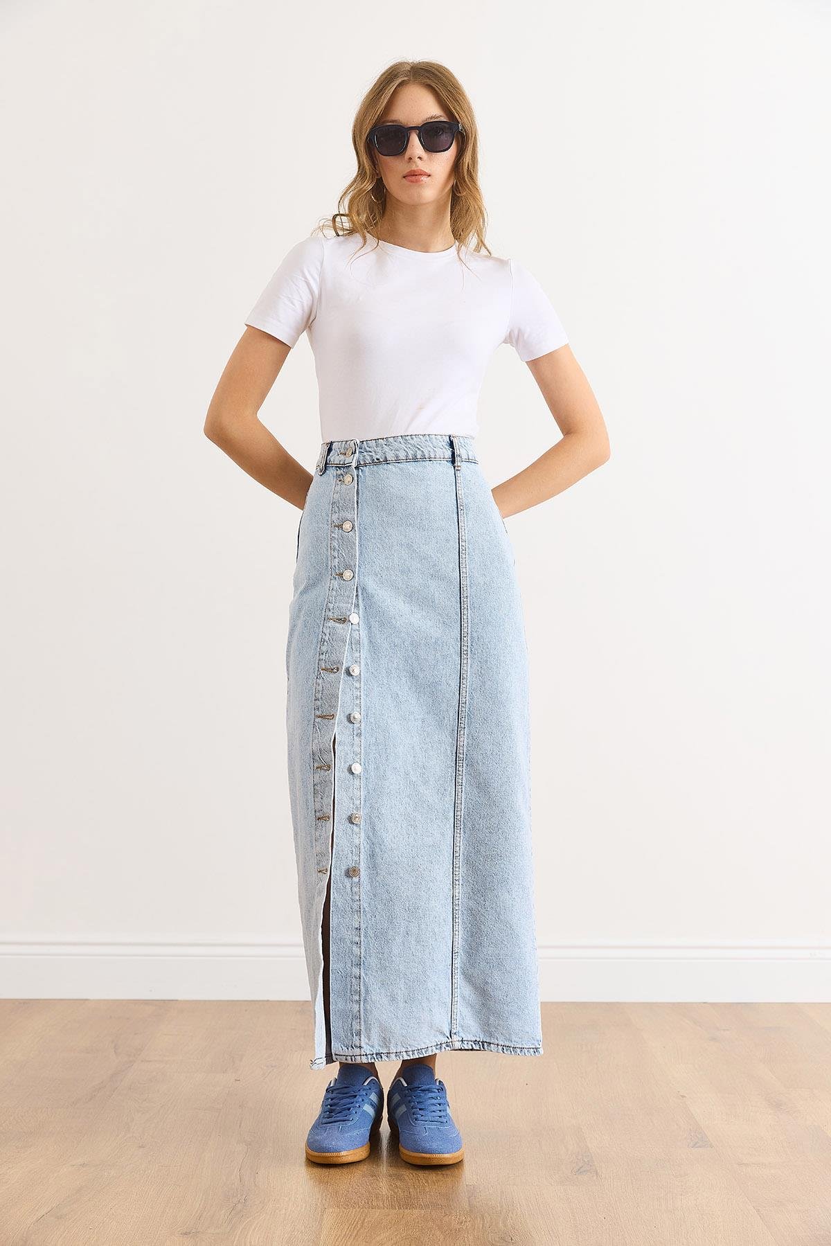 Düğme Detaylı Uzun Denim Etek Açık Mavi