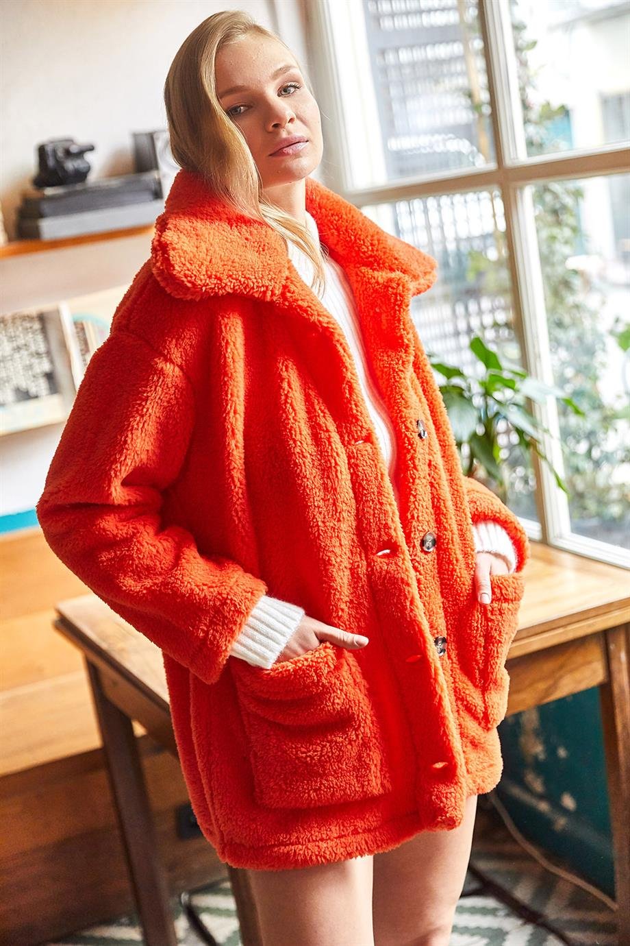 Düğmeli Cepli Astarsız Oversize Peluş Ceket Turuncu