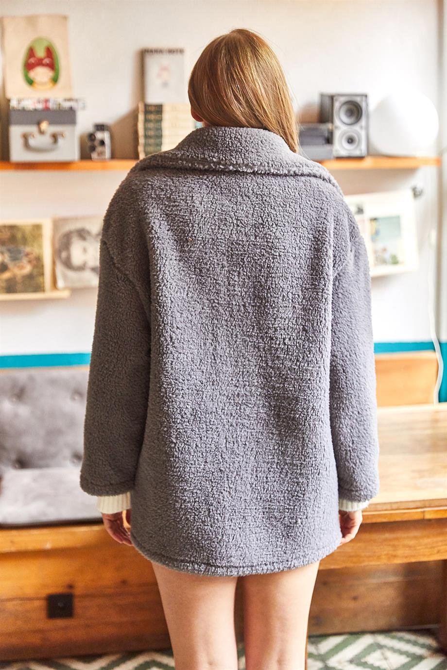 Düğmeli Cepli Astarsız Oversize Peluş Ceket Gri