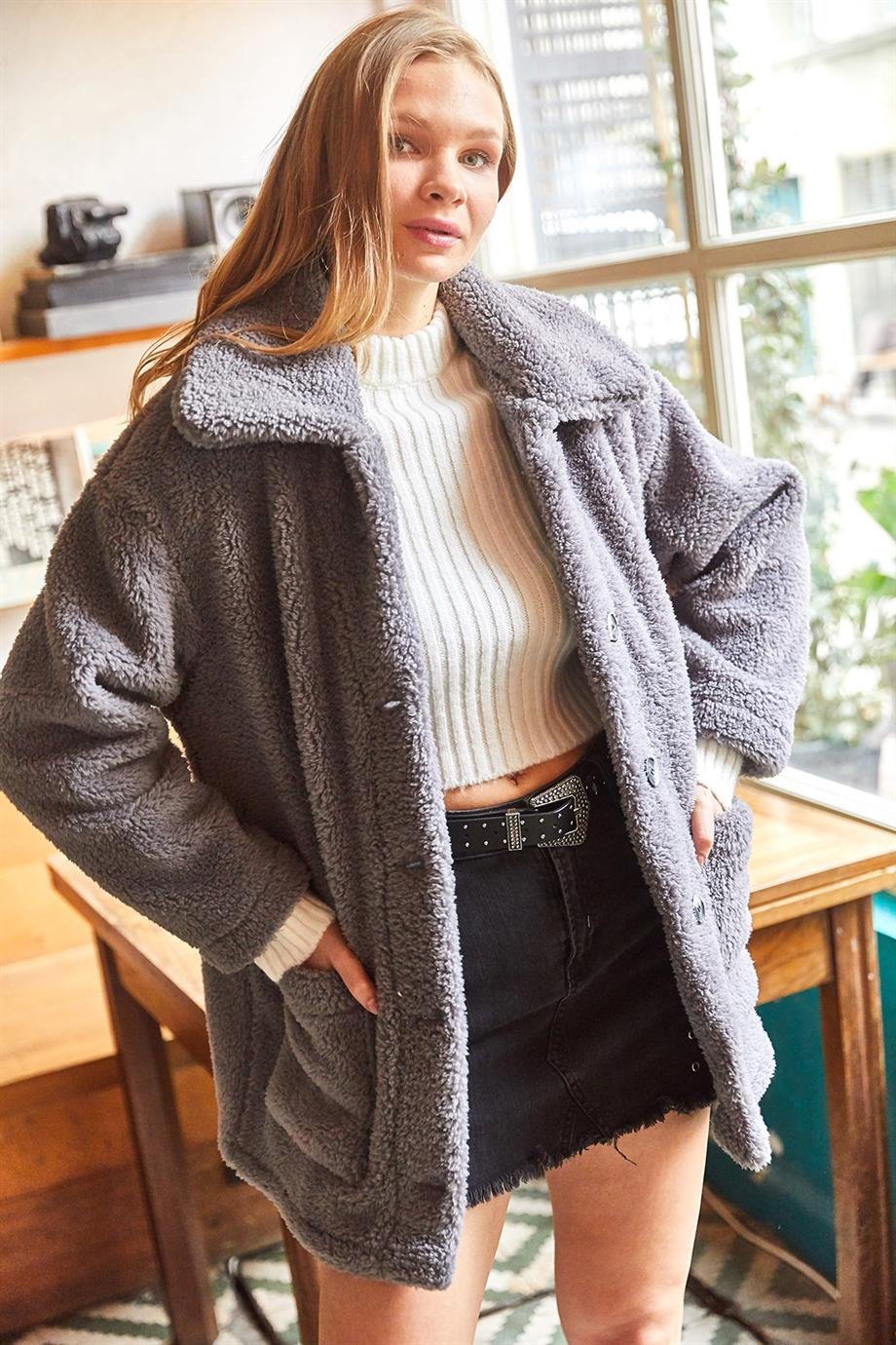 Düğmeli Cepli Astarsız Oversize Peluş Ceket Gri