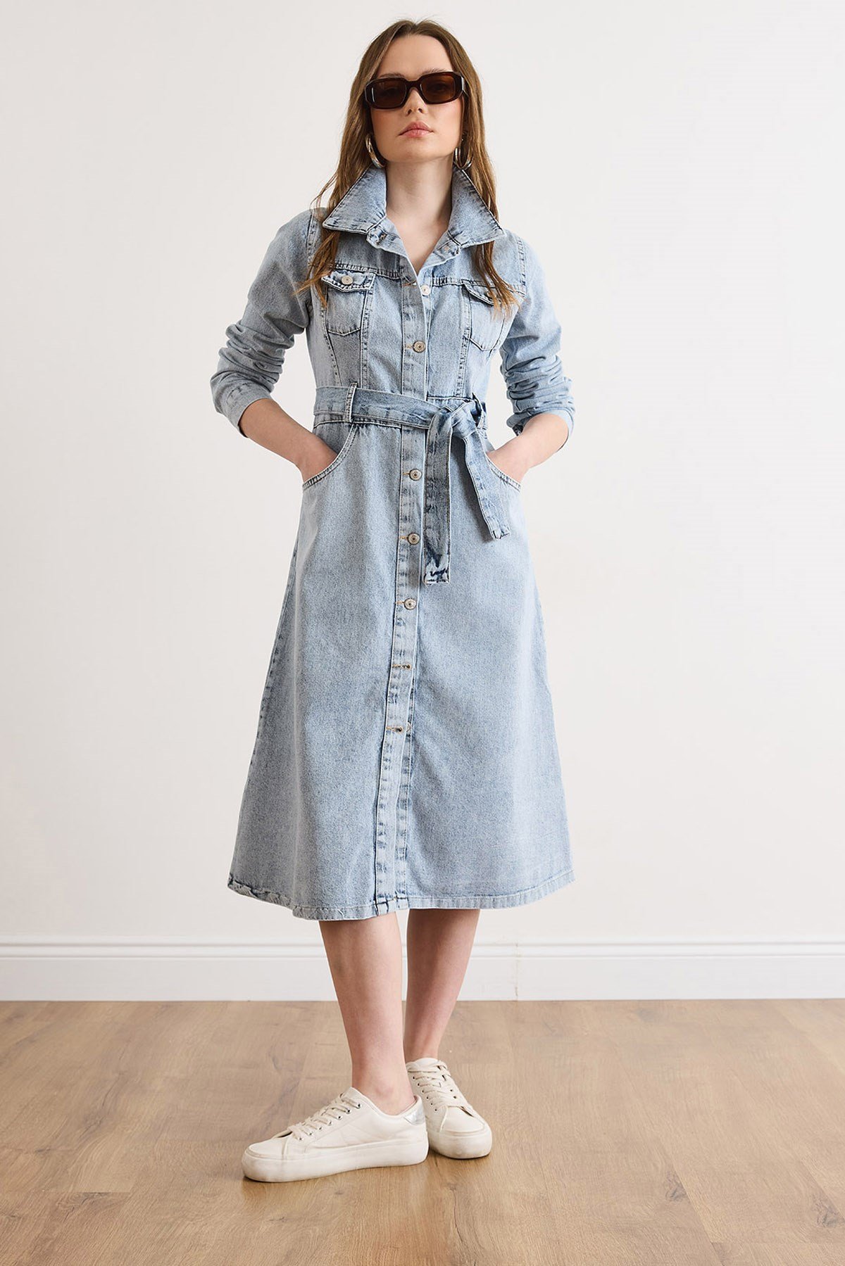 Düğmeli Cepli Uzun Kollu Denim Elbise Açık Mavi