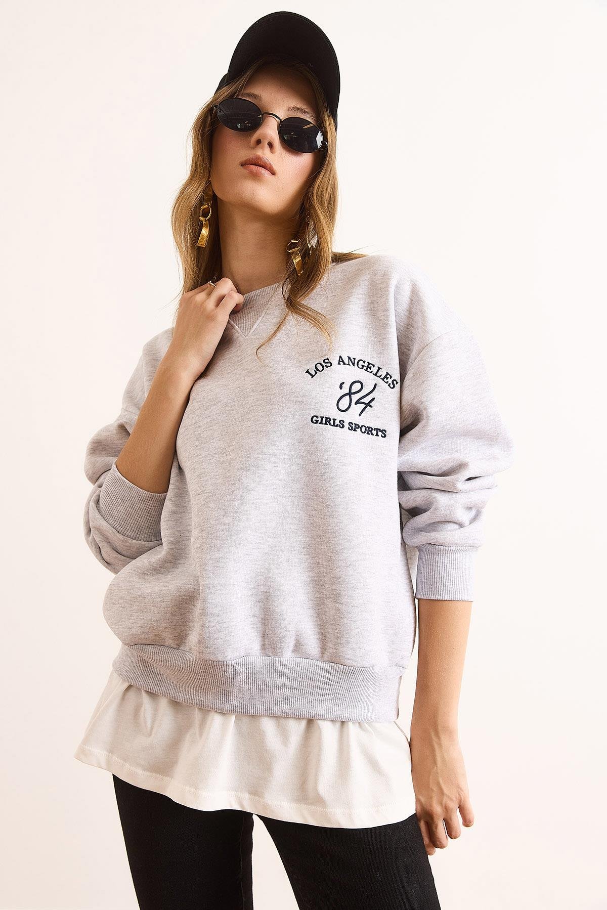 Eteği Garnili Yaka Detaylı Şardonlu Kalın Sweatshirt Gri Melanj