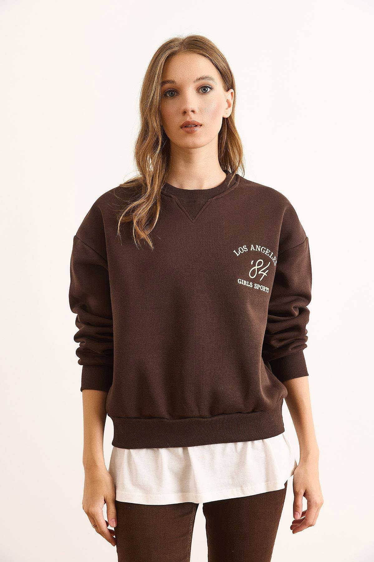 Eteği Garnili Yaka Detaylı Şardonlu Kalın Sweatshirt Kahverengi