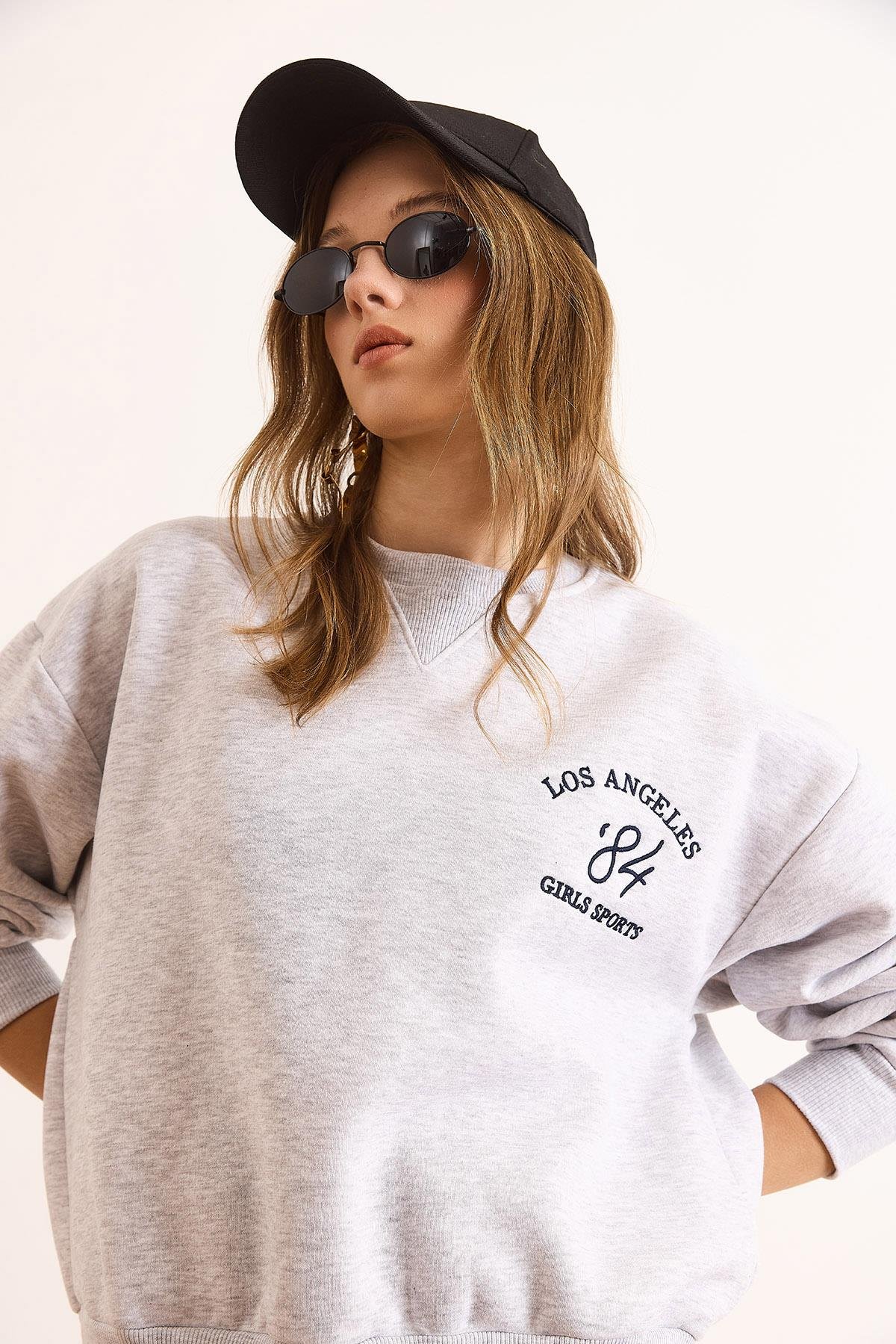 Eteği Garnili Yaka Detaylı Şardonlu Kalın Sweatshirt Gri Melanj