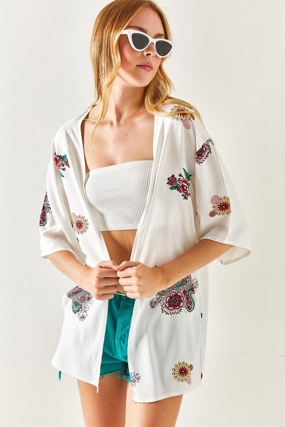 Eteği Sulu Kimono Ekru Minik Şal