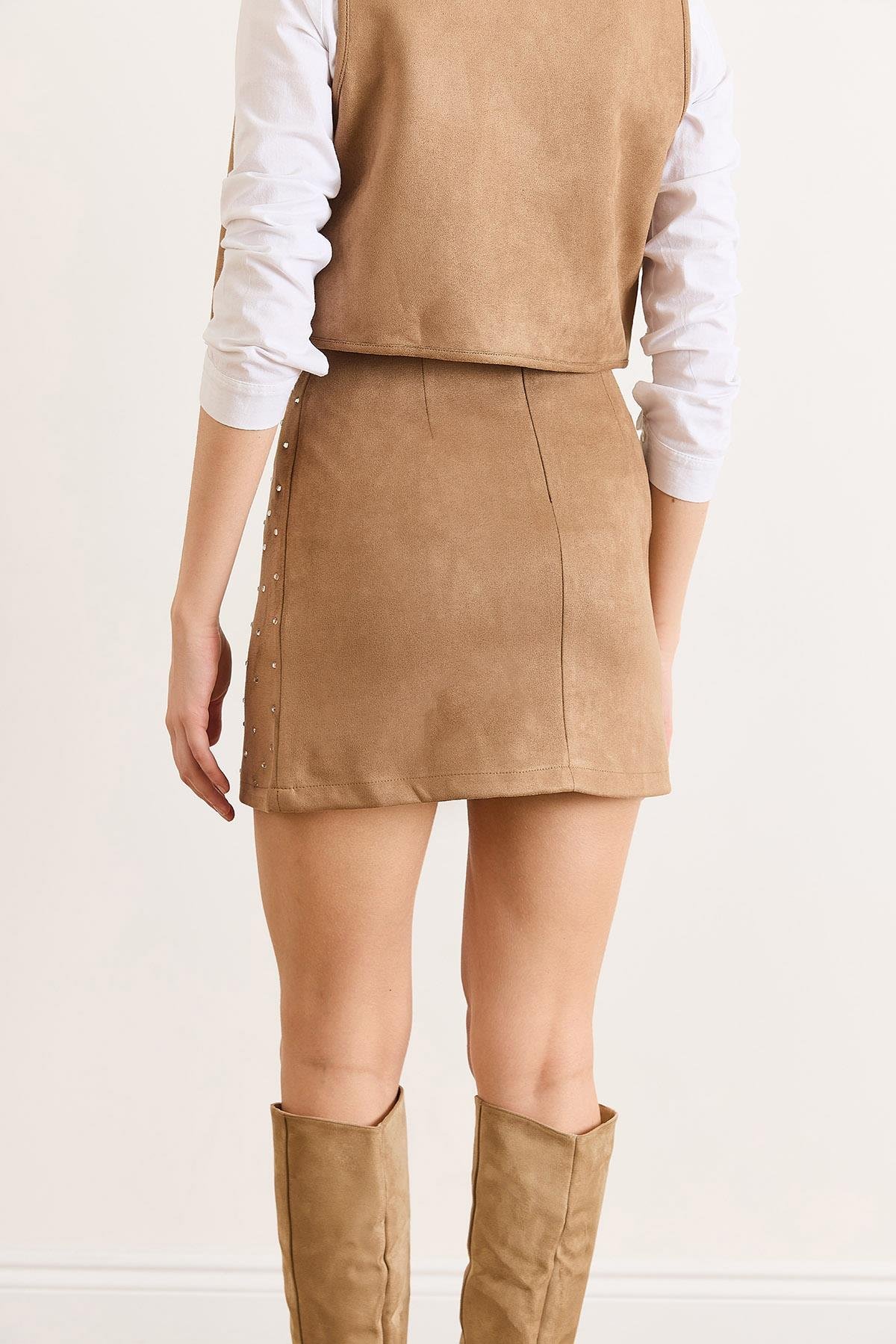 Fermuarlı Taş Detaylı Mini Süet Etek Camel