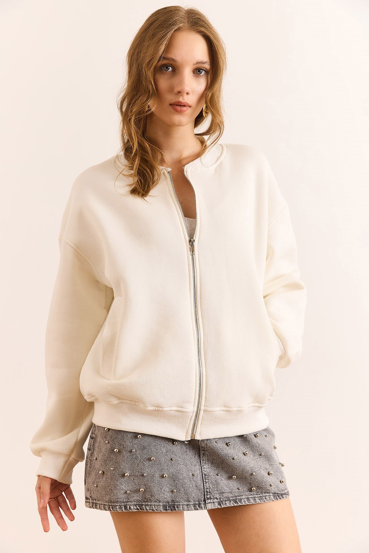 Fermuarlı Yan Cepli Şardonlu Kalın Kolej Sweatshirt Beyaz