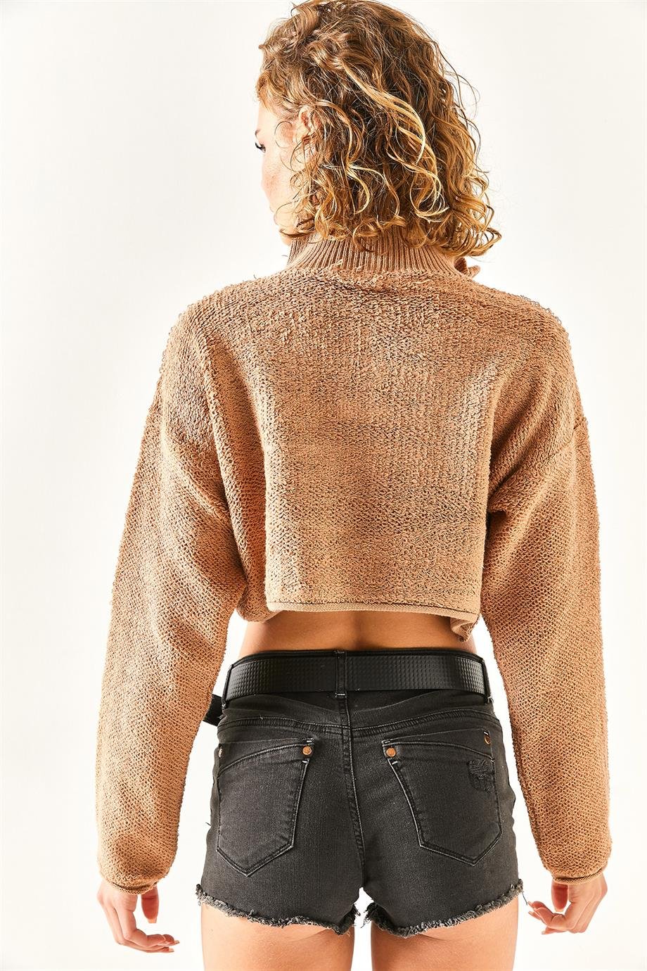 Fermuarlı Yumuşak Dokulu Crop Triko Kazak Camel