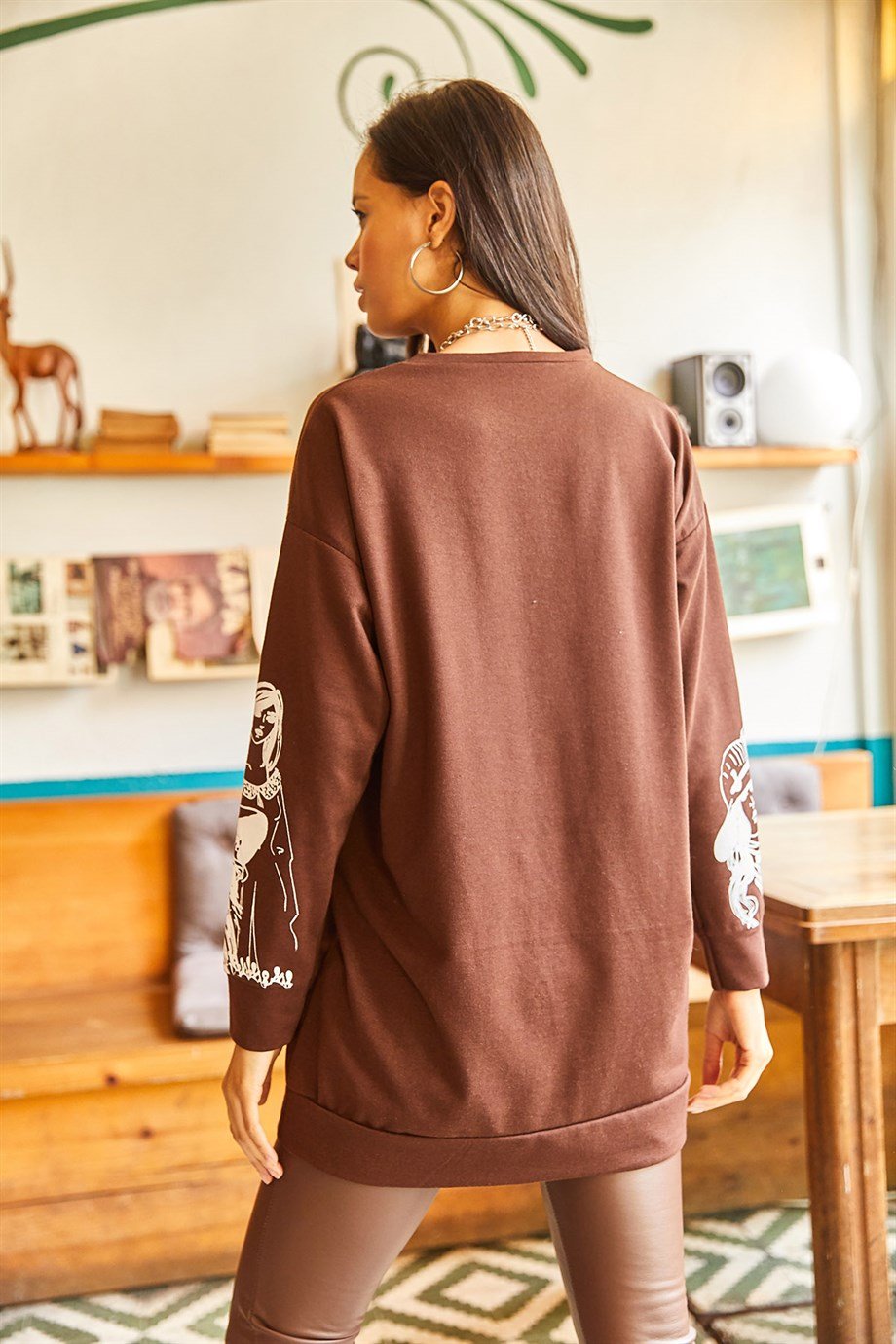 Figürlü Oversize Sweatshirt Acı Kahve