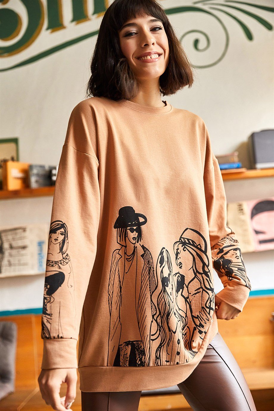 Figürlü Oversize Sweatshirt Sütlü Kahve