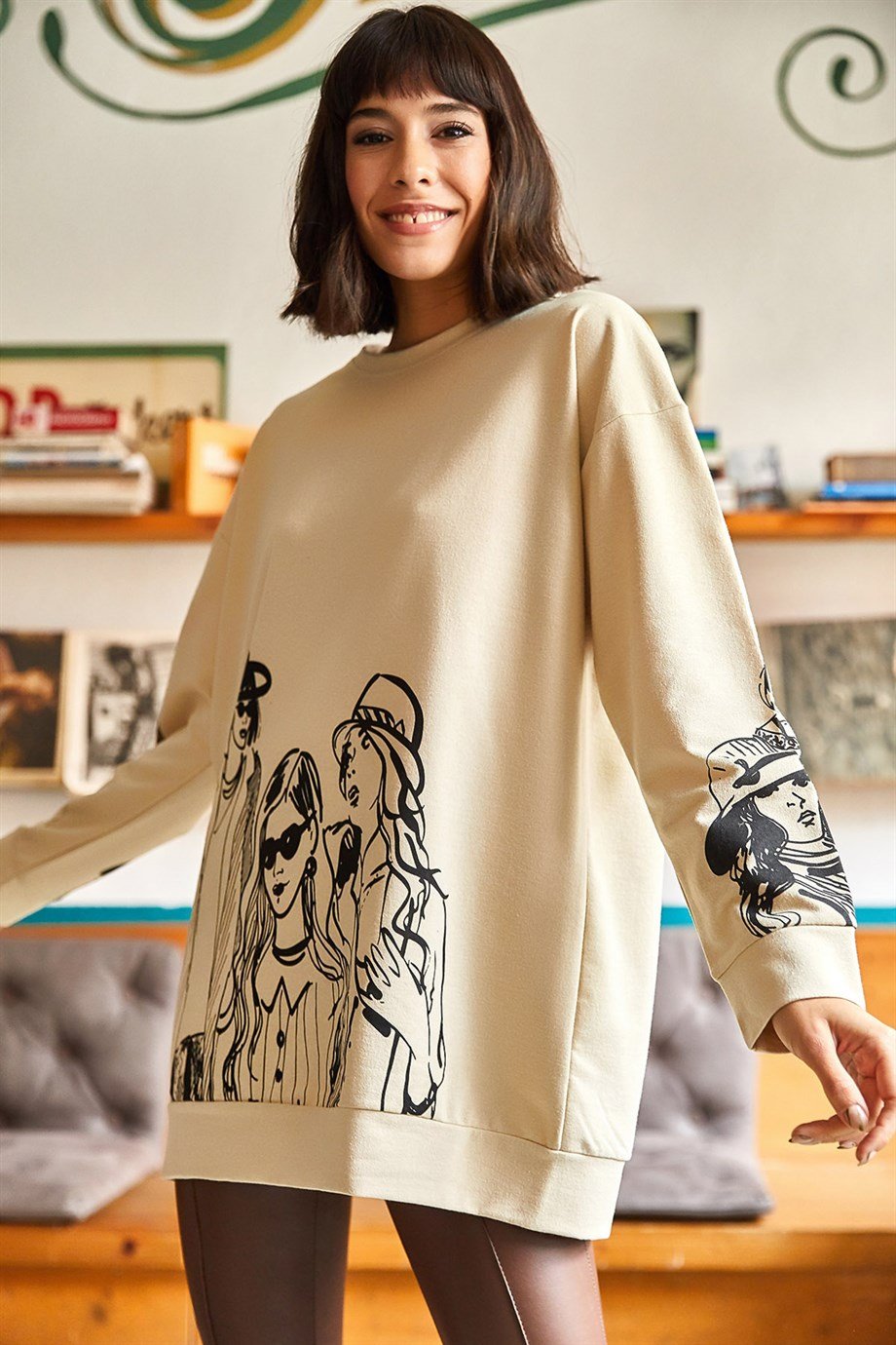 Figürlü Oversize Sweatshirt Taş