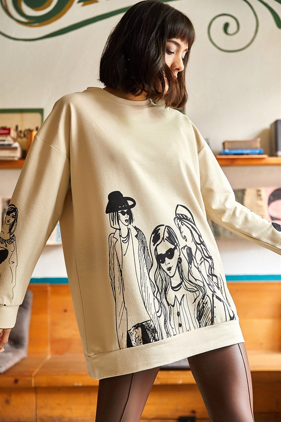 Figürlü Oversize Sweatshirt Taş
