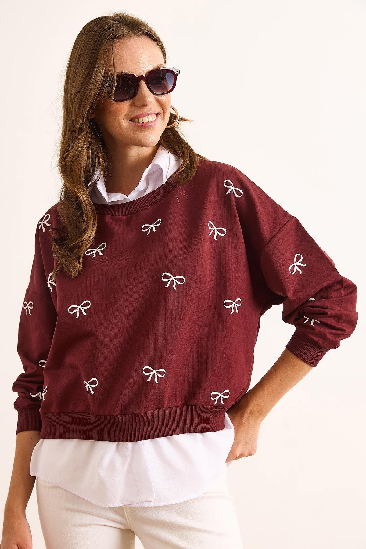 Fiyonk Baskılı Yaka Etek Gömlek Detaylı Oversize Sweatshirt Bordo Beyaz