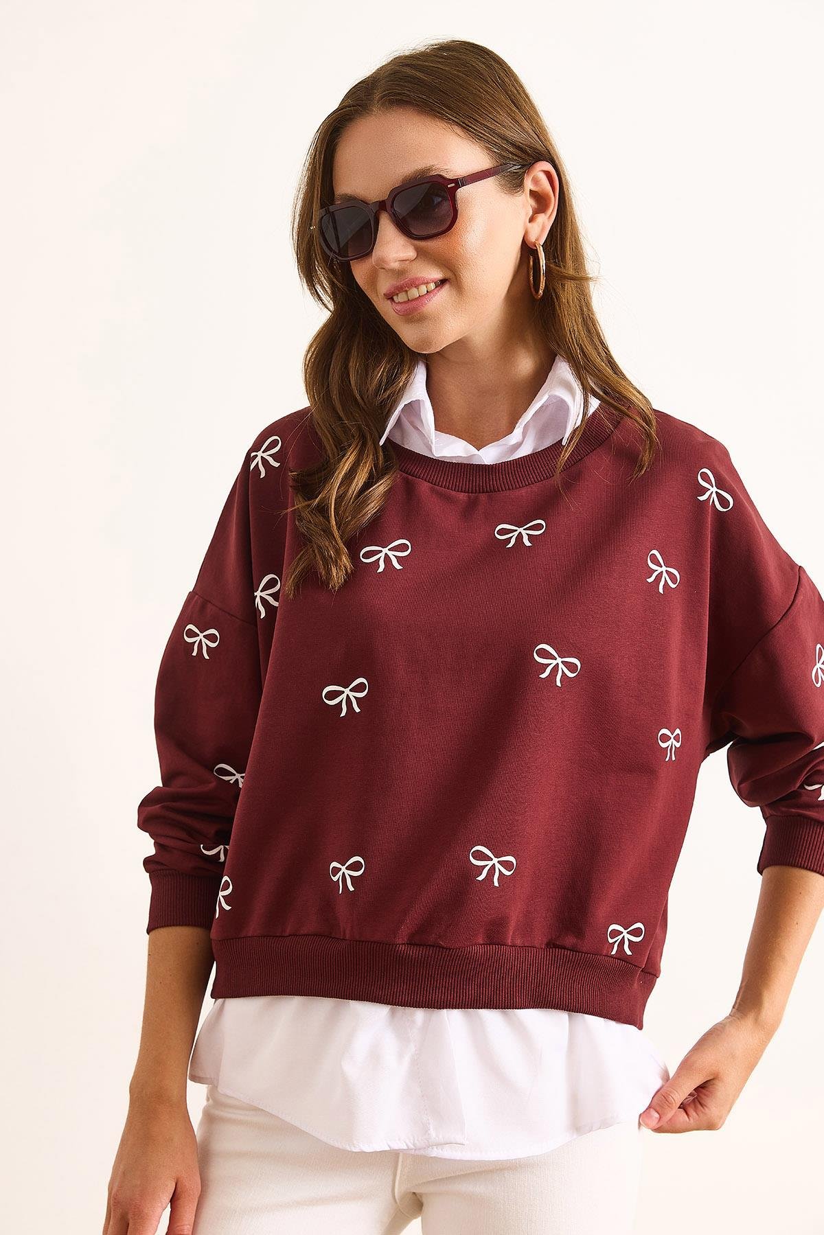 Fiyonk Baskılı Yaka Etek Gömlek Detaylı Oversize Sweatshirt Bordo Beyaz
