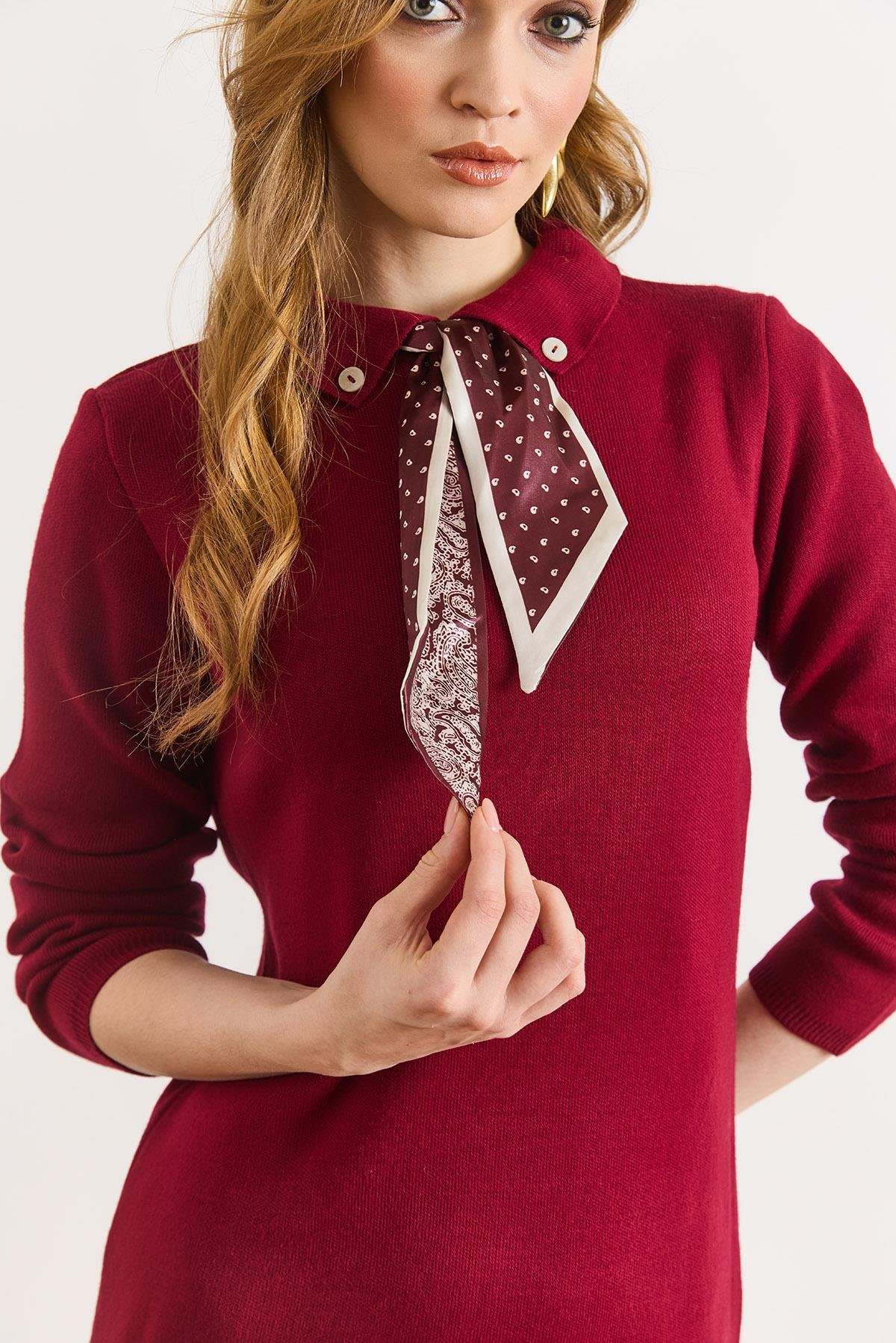 Fular Detaylı Polo Yaka Mini Triko Elbise Bordo
