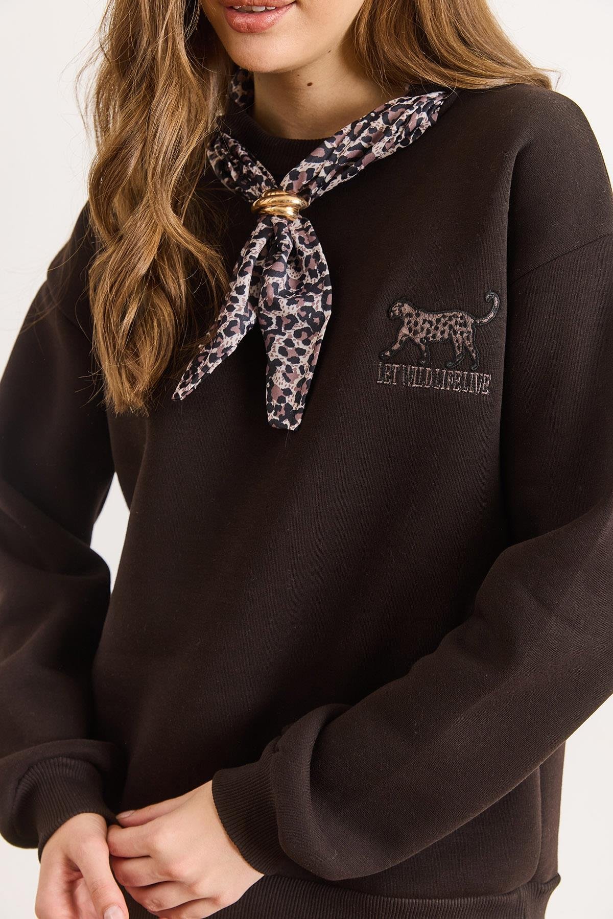 Fular Detaylı Şardonlu Sweatshirt Acı Kahve
