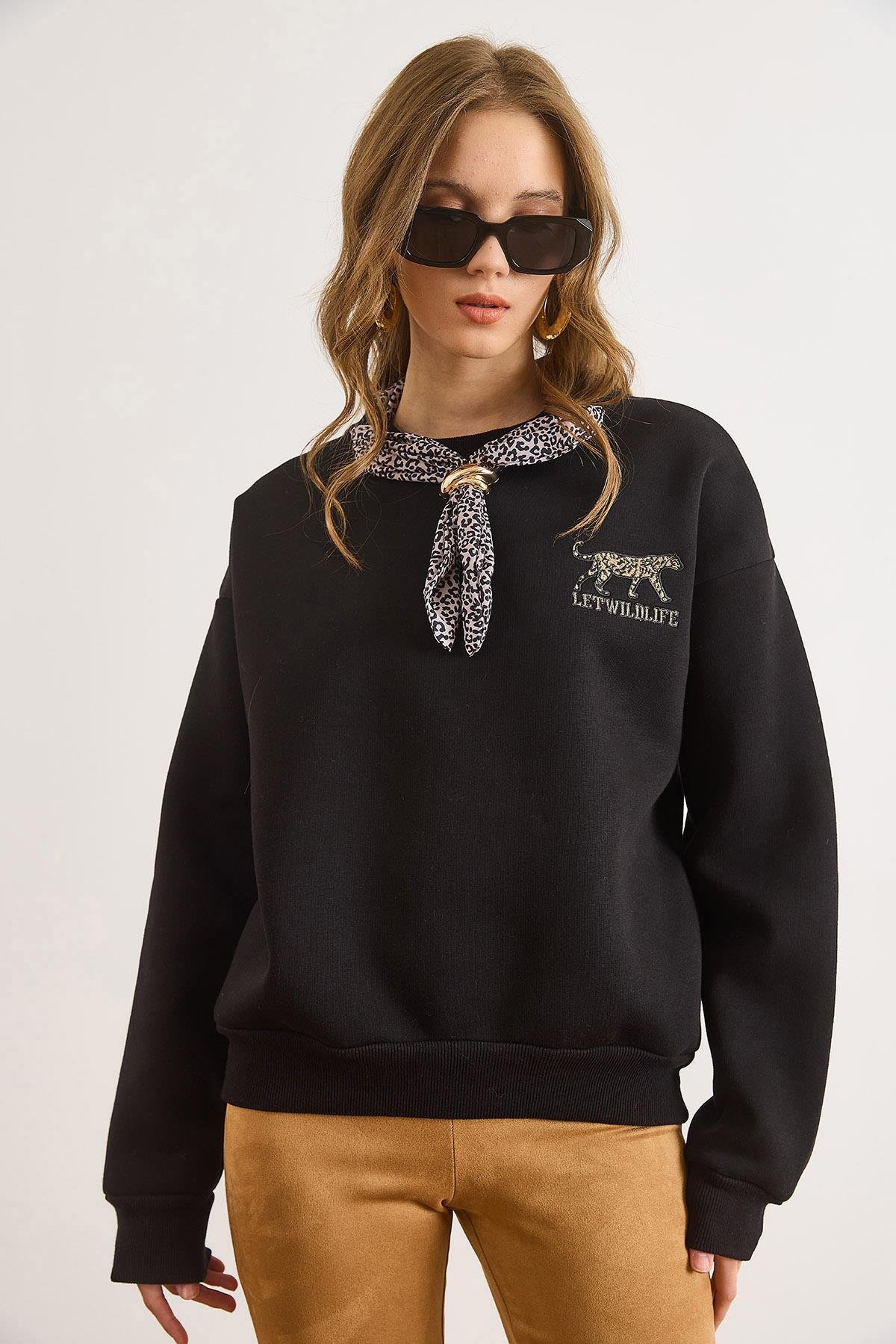 Fular Detaylı Şardonlu Sweatshirt Siyah