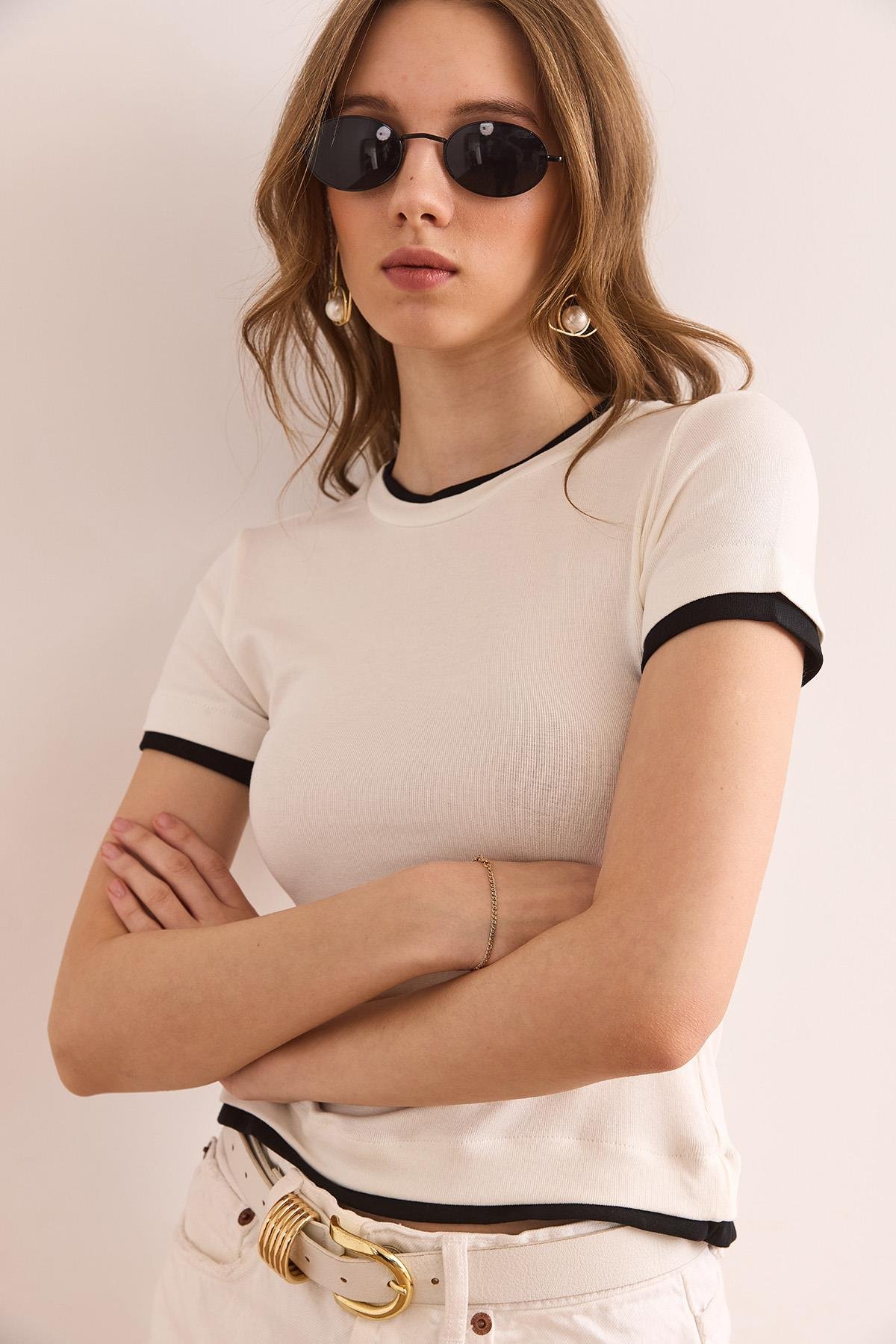 Garnili Yumuşak Dokulu Crop Tişört Ekru