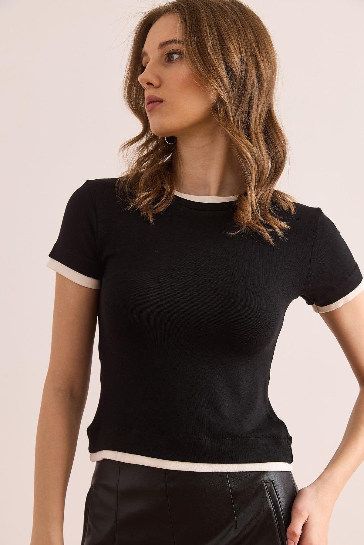 Garnili Yumuşak Dokulu Crop Tişört Siyah
