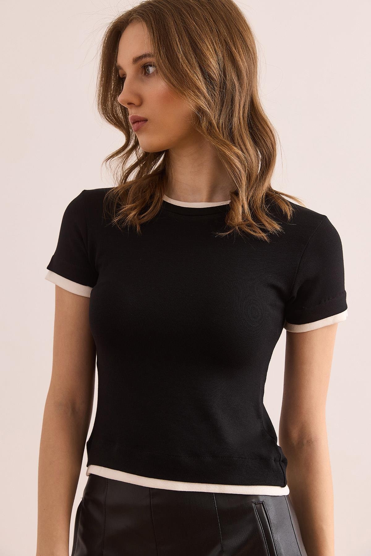 Garnili Yumuşak Dokulu Crop Tişört Siyah