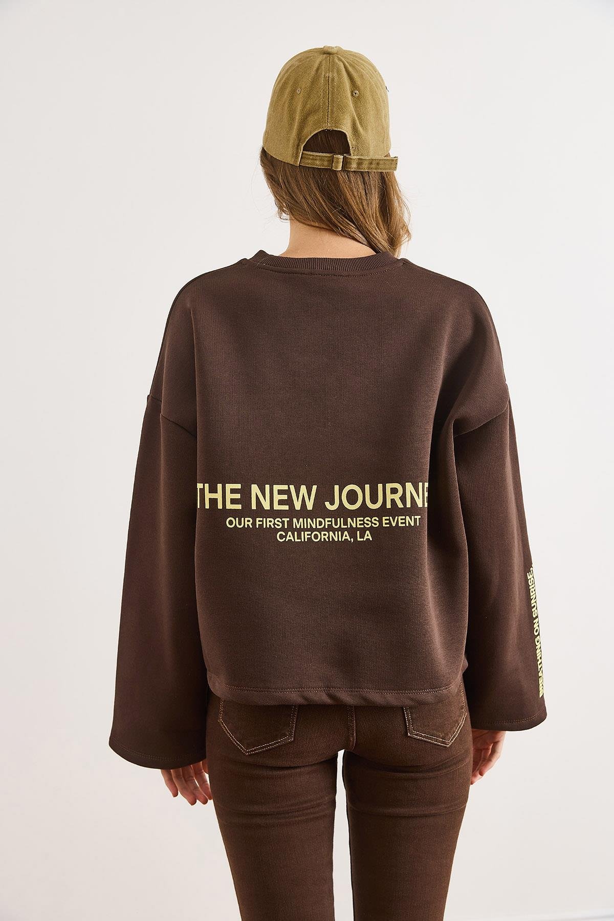 Geniş Kol Detaylı Şardonlu Oversize Sweatshirt Acı Kahve