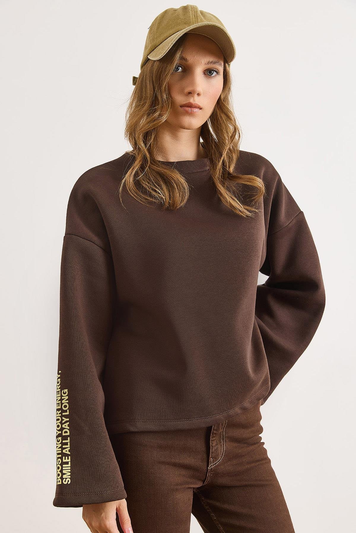 Geniş Kol Detaylı Şardonlu Oversize Sweatshirt Acı Kahve