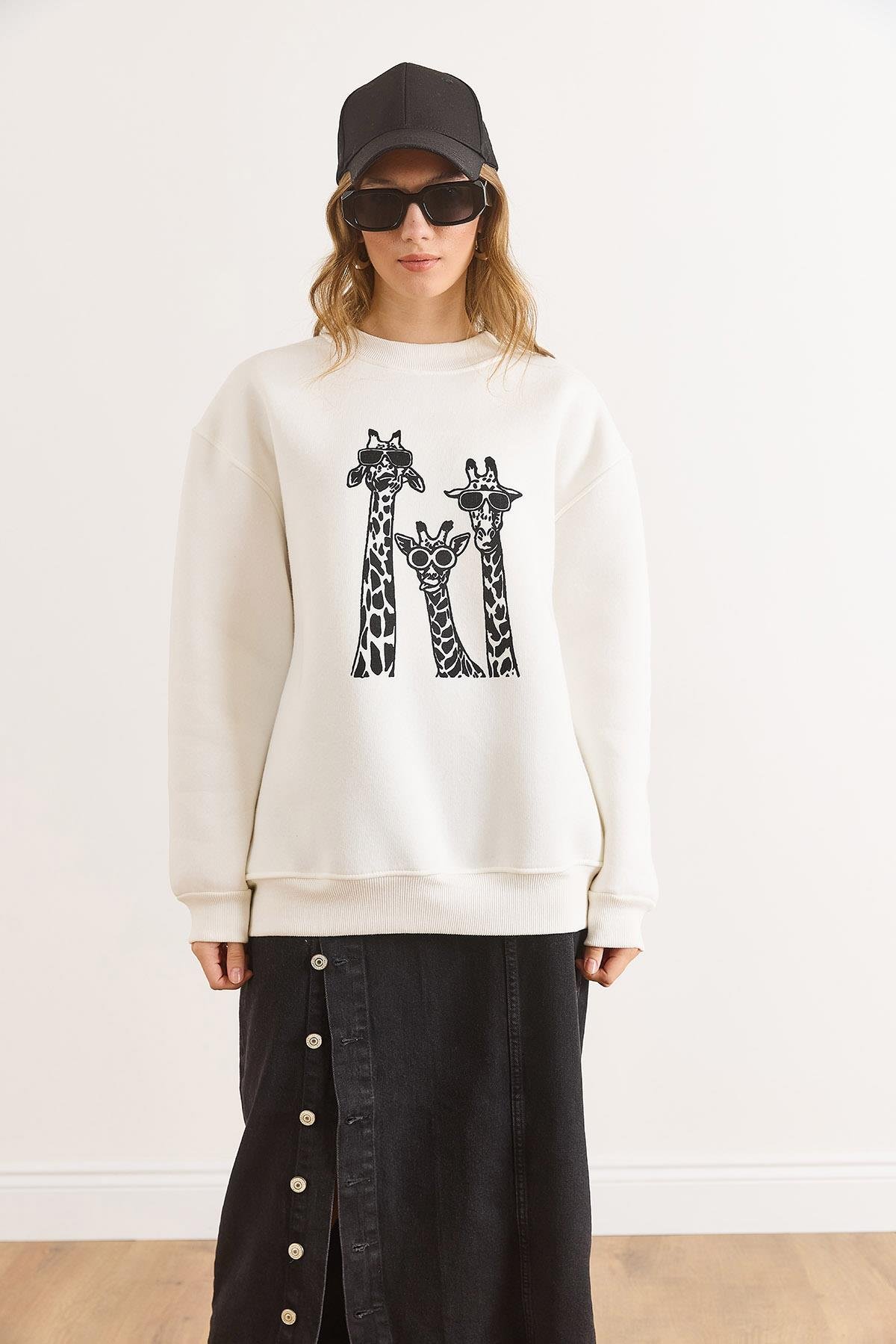 Giraffe Family Şardonlu Kalın Sweatshirt Beyaz